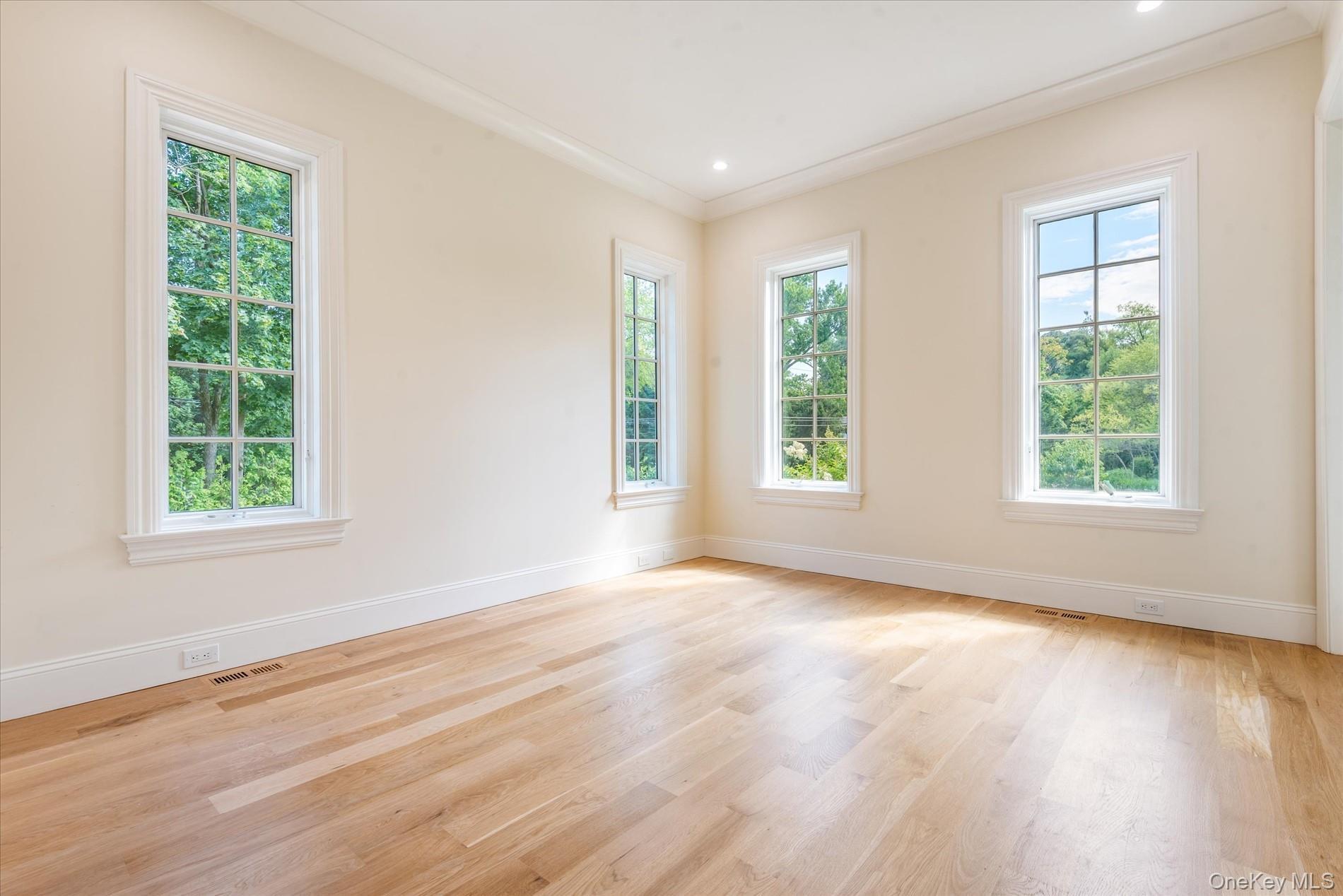 Single Family E Shore Road  Nassau County, NY 11024, MLS-1032128-34