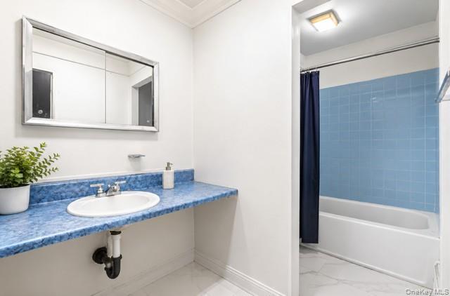 Single Family N Conduit Avenue  Queens, NY 11434, MLS-1032138-10