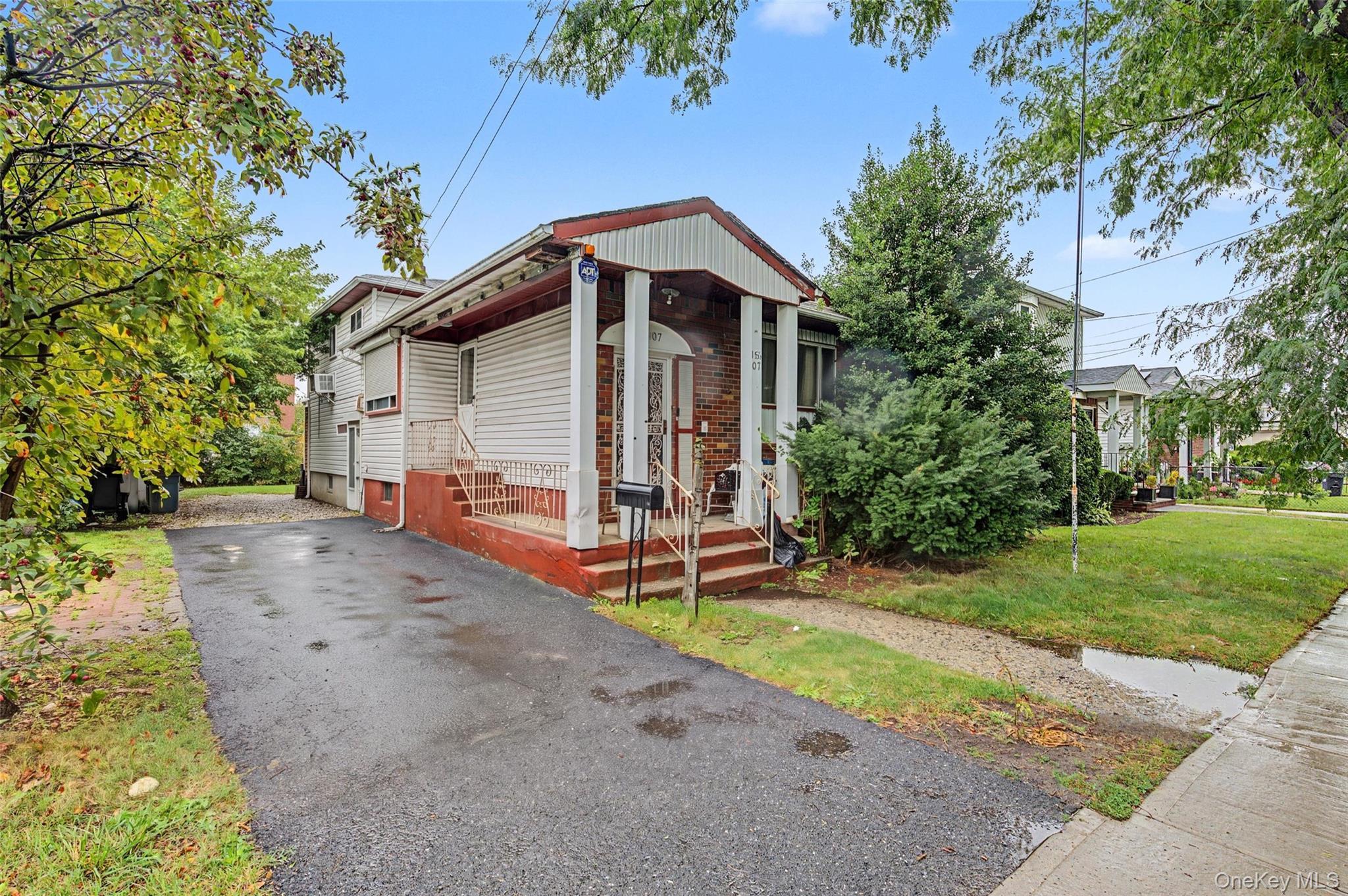 Single Family N Conduit Avenue  Queens, NY 11434, MLS-1032138-2