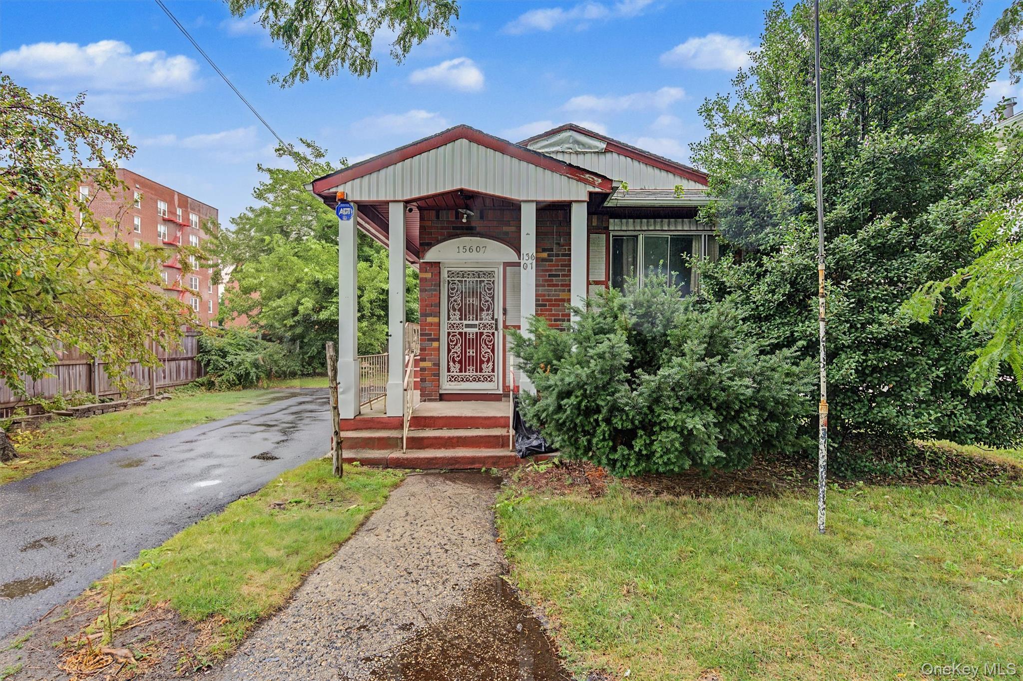 Single Family N Conduit Avenue  Queens, NY 11434, MLS-1032138-3