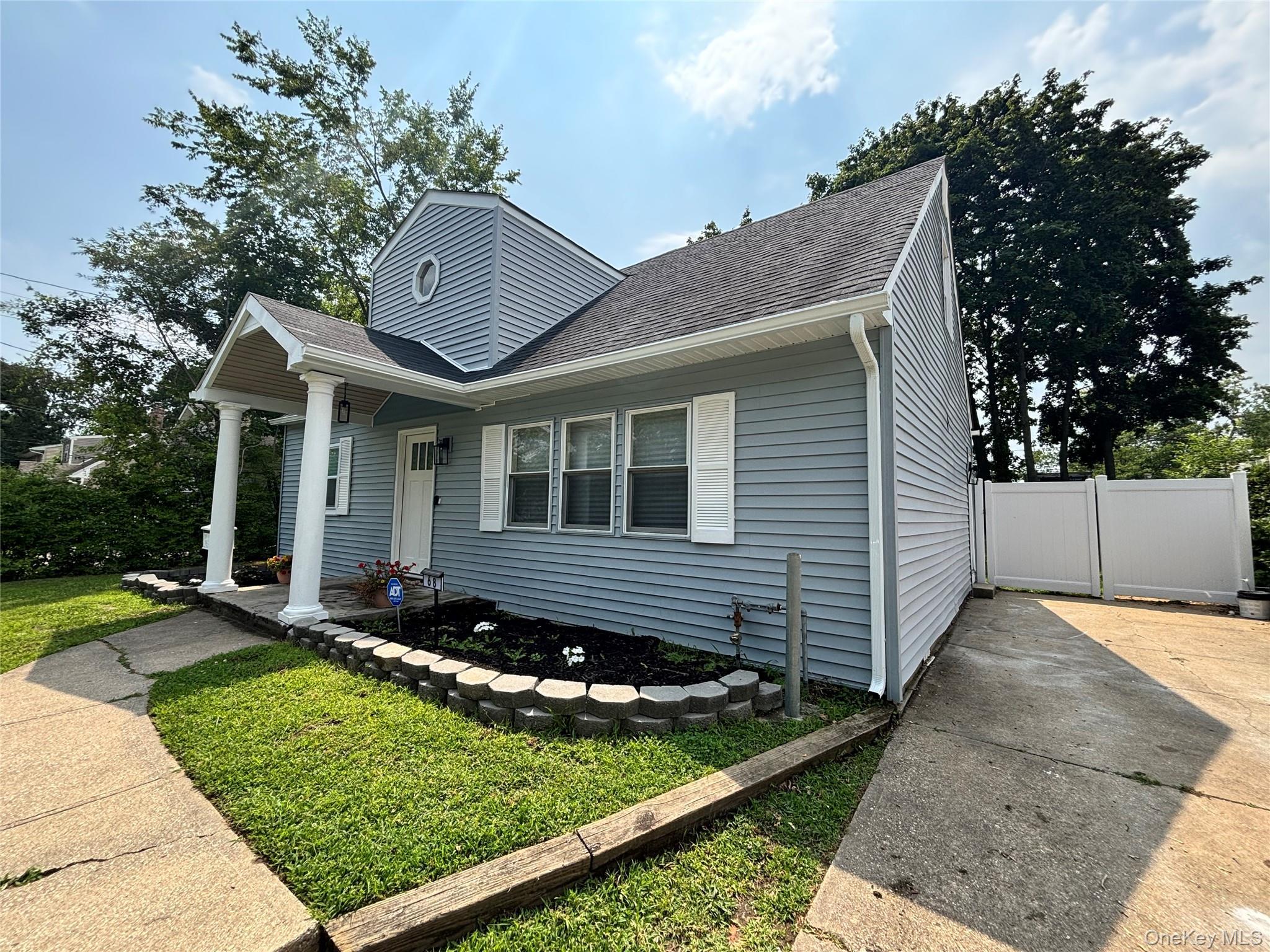 Single Family State Avenue  Suffolk County, NY 11798, MLS-1032162-3