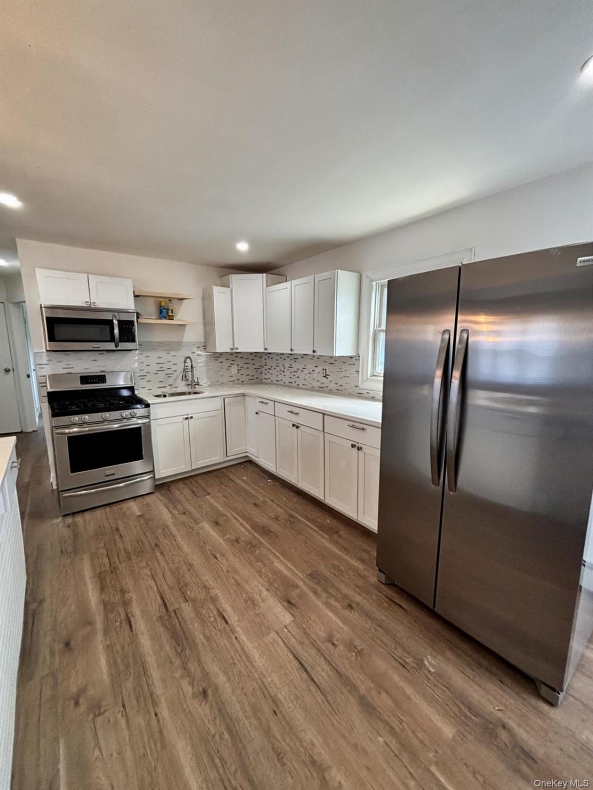 Single Family State Avenue  Suffolk County, NY 11798, MLS-1032162-7