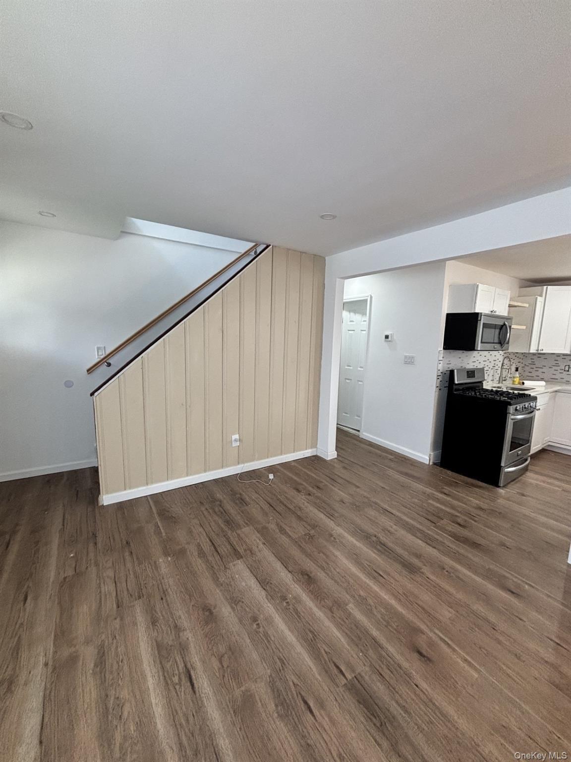 Single Family State Avenue  Suffolk County, NY 11798, MLS-1032162-8