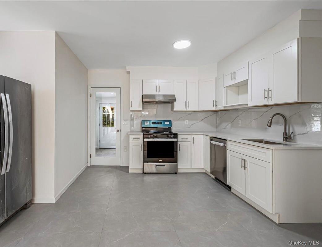 Single Family Parsons Boulevard  Queens, NY 11365, MLS-1032211-5