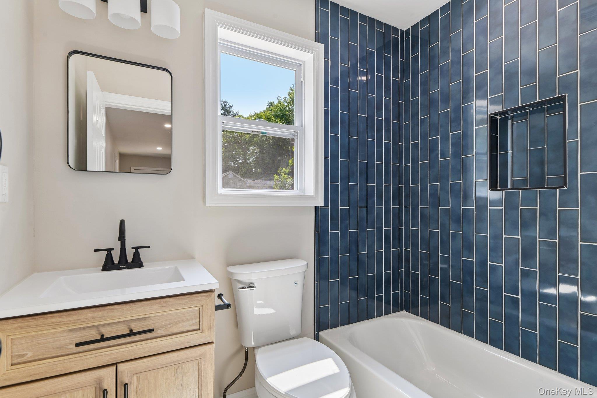 Single Family Kew Drive  Suffolk County, NY 11789, MLS-1032212-11