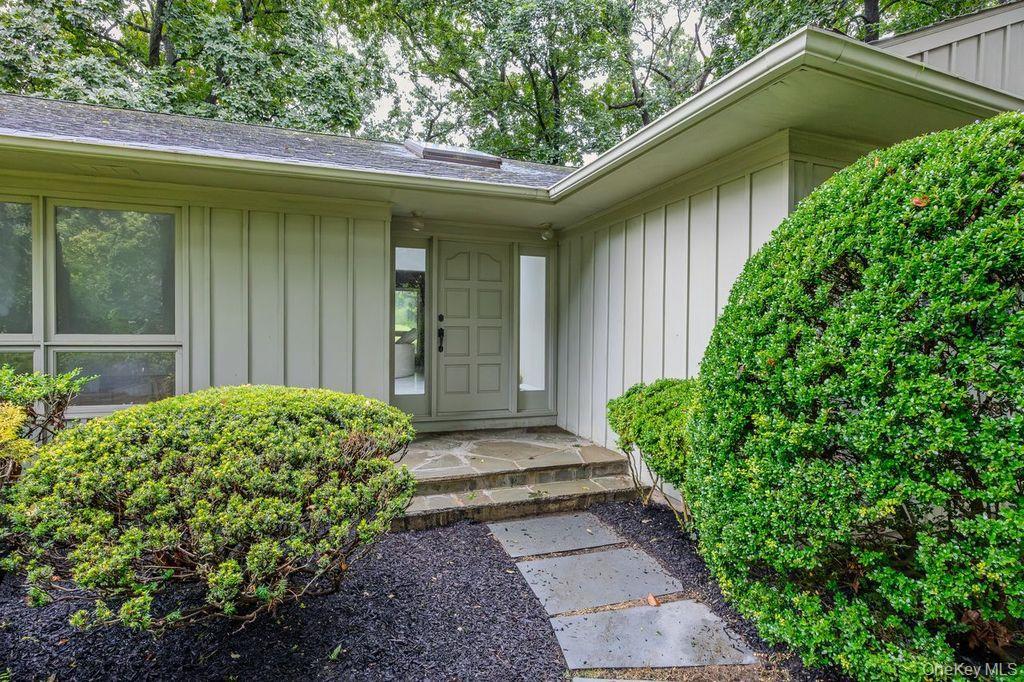Single Family Fairway Drive  Suffolk County, NY 11777, MLS-1032233-2