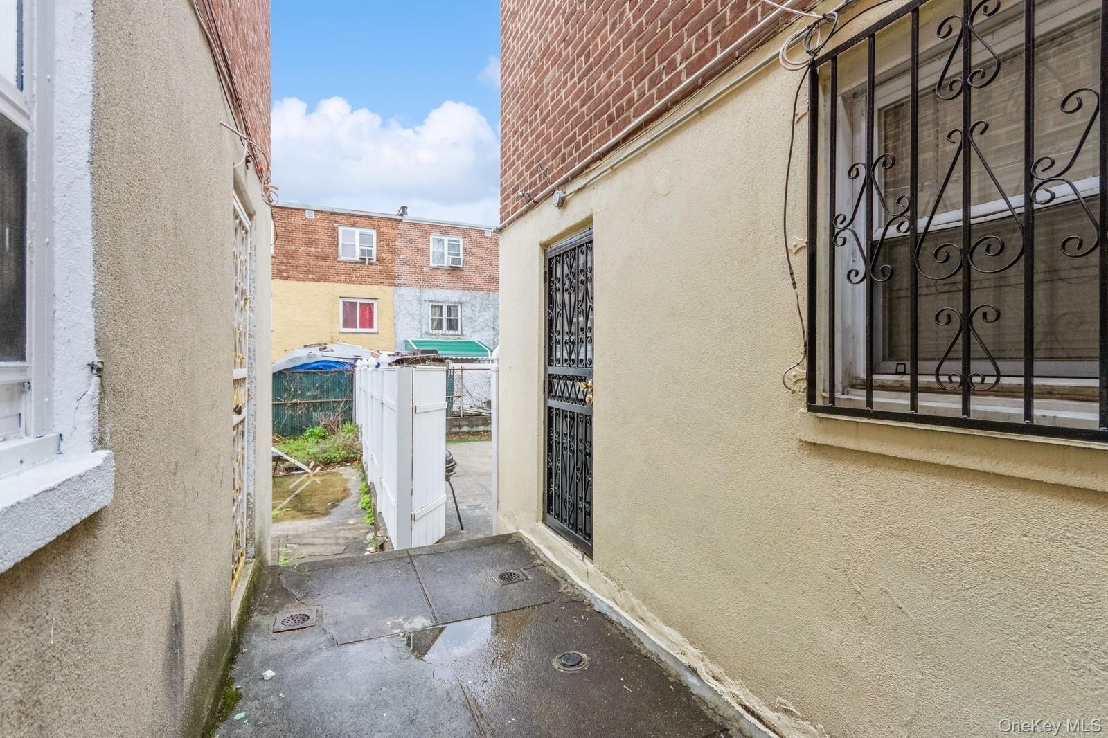 Single Family Grace Avenue Bronx, NY 10466, MLS-1032248-3