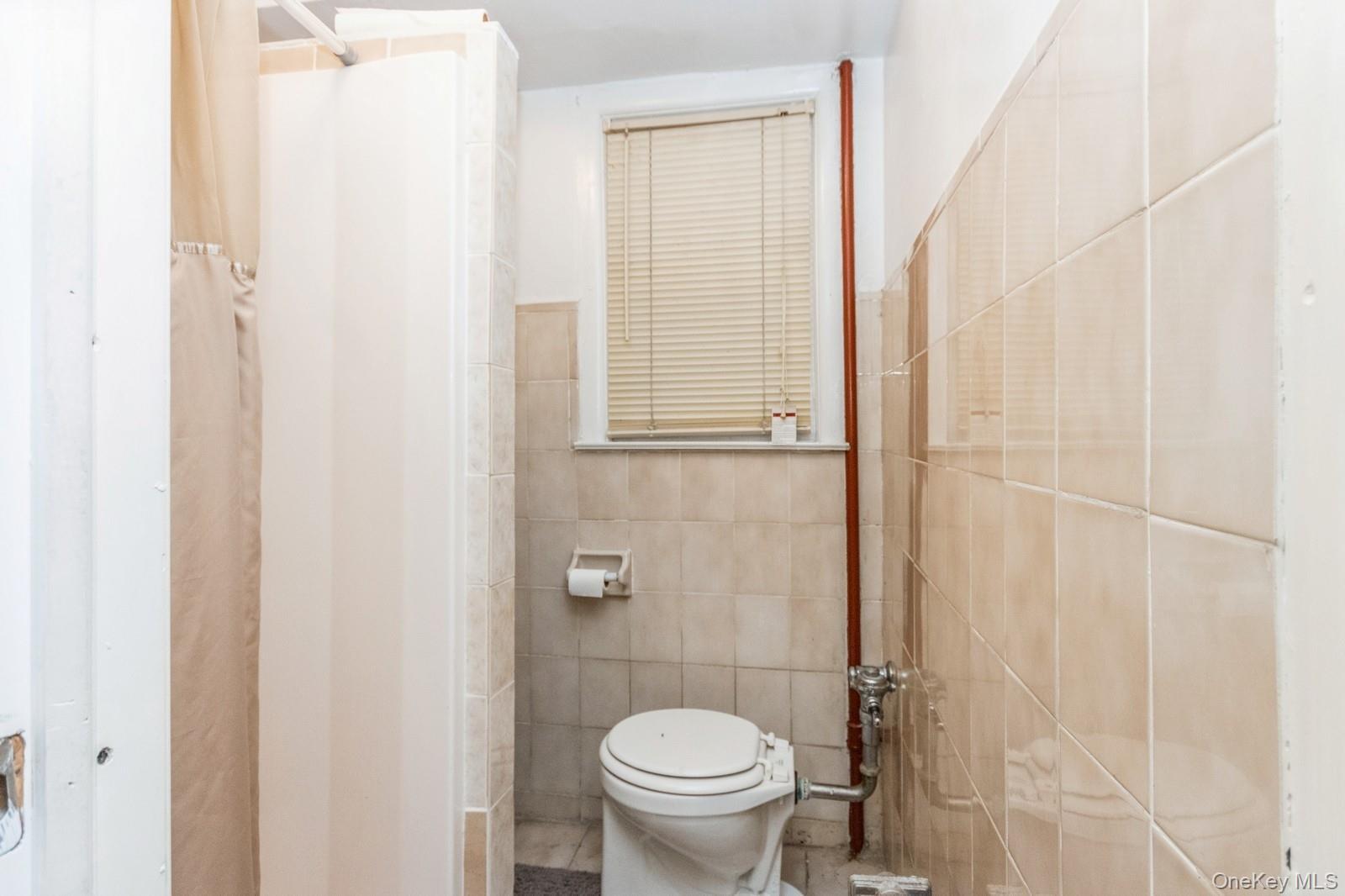 Single Family Grace Avenue Bronx, NY 10466, MLS-1032248-31