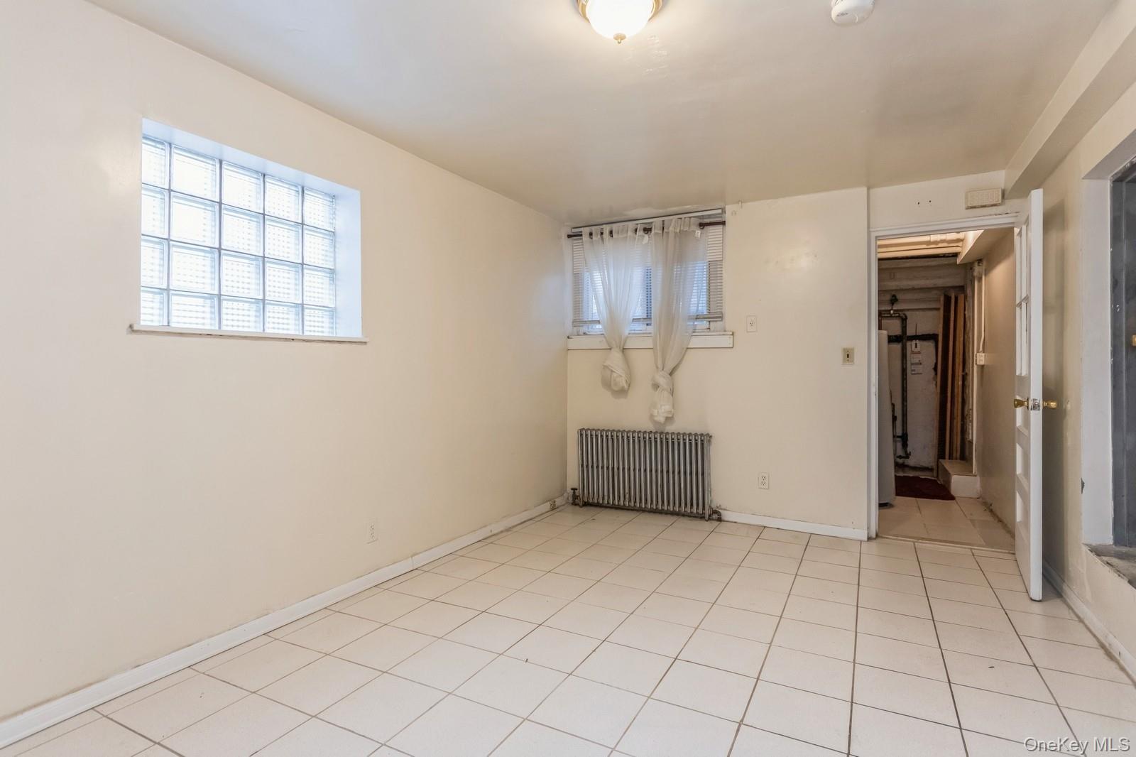 Single Family Grace Avenue Bronx, NY 10466, MLS-1032248-33