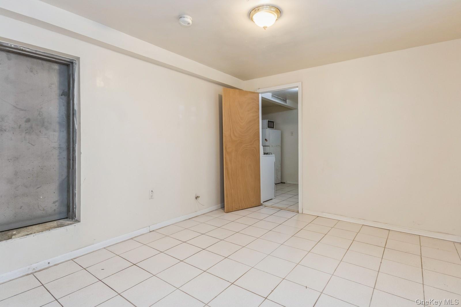 Single Family Grace Avenue Bronx, NY 10466, MLS-1032248-35