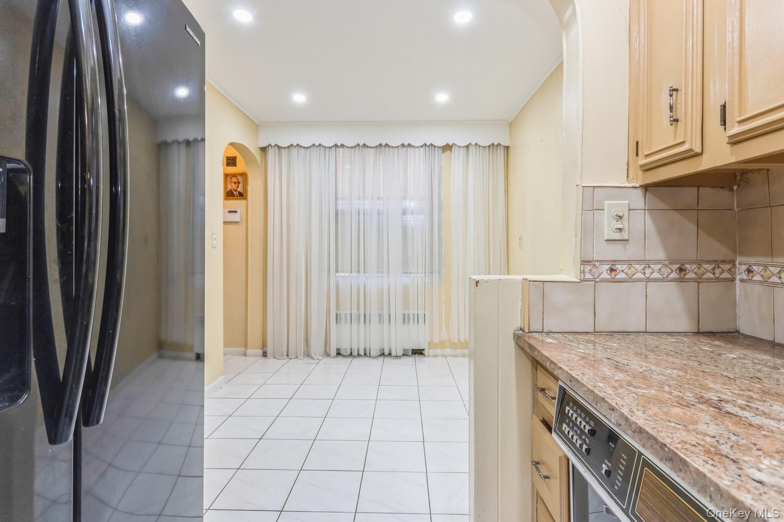 Single Family Grace Avenue Bronx, NY 10466, MLS-1032248-8