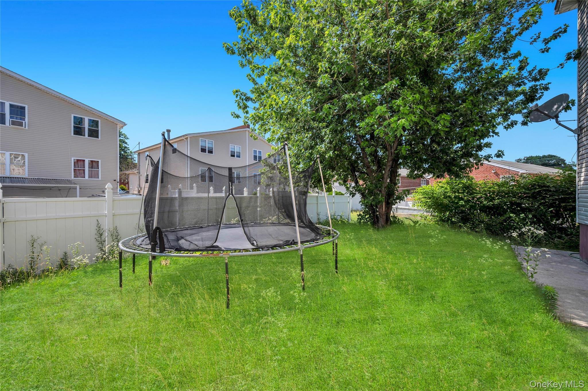 Single Family Charles Lane Queens, NY 11413, MLS-1032283-32