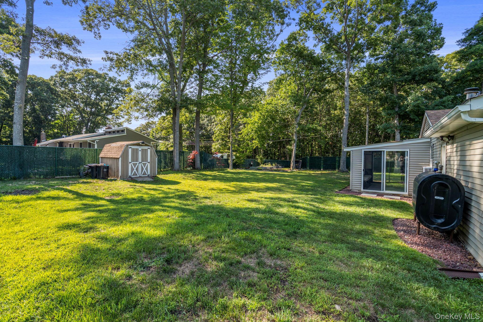 Single Family Yaphank Avenue Suffolk County, NY 11719, MLS-1032303-25