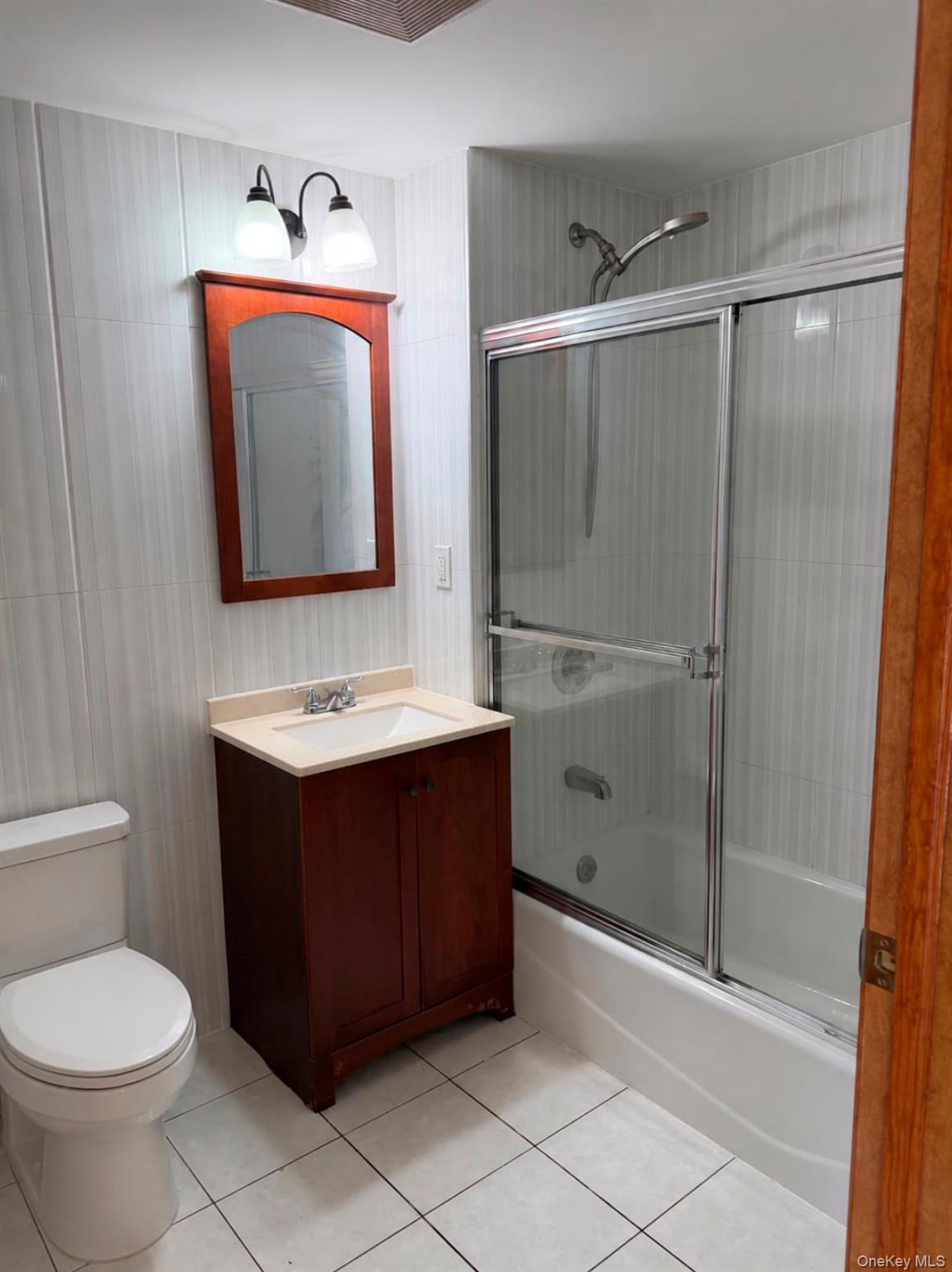 Apartment Leavitt Street  Queens, NY 11354, MLS-1032304-10