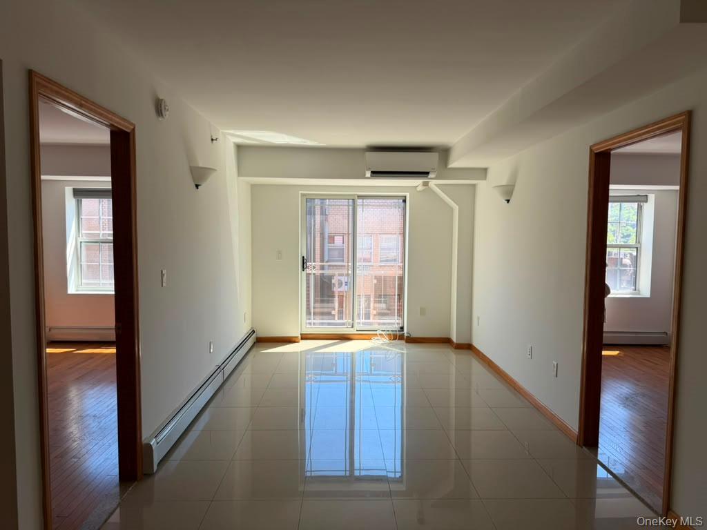 Apartment Leavitt Street  Queens, NY 11354, MLS-1032304-2