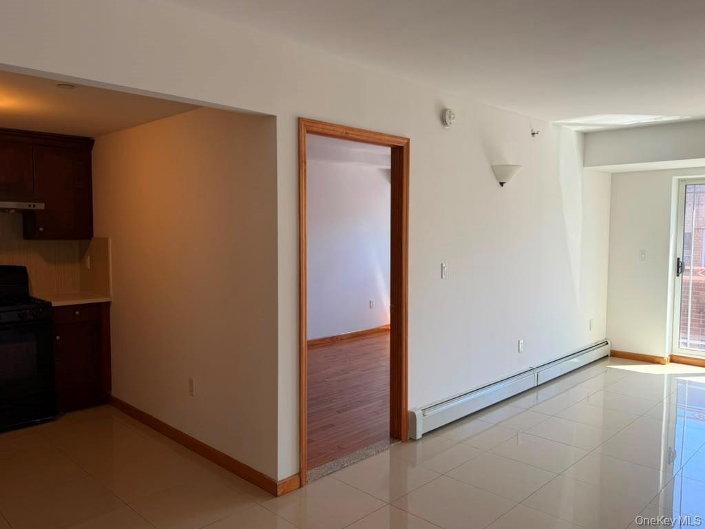 Apartment Leavitt Street  Queens, NY 11354, MLS-1032304-6