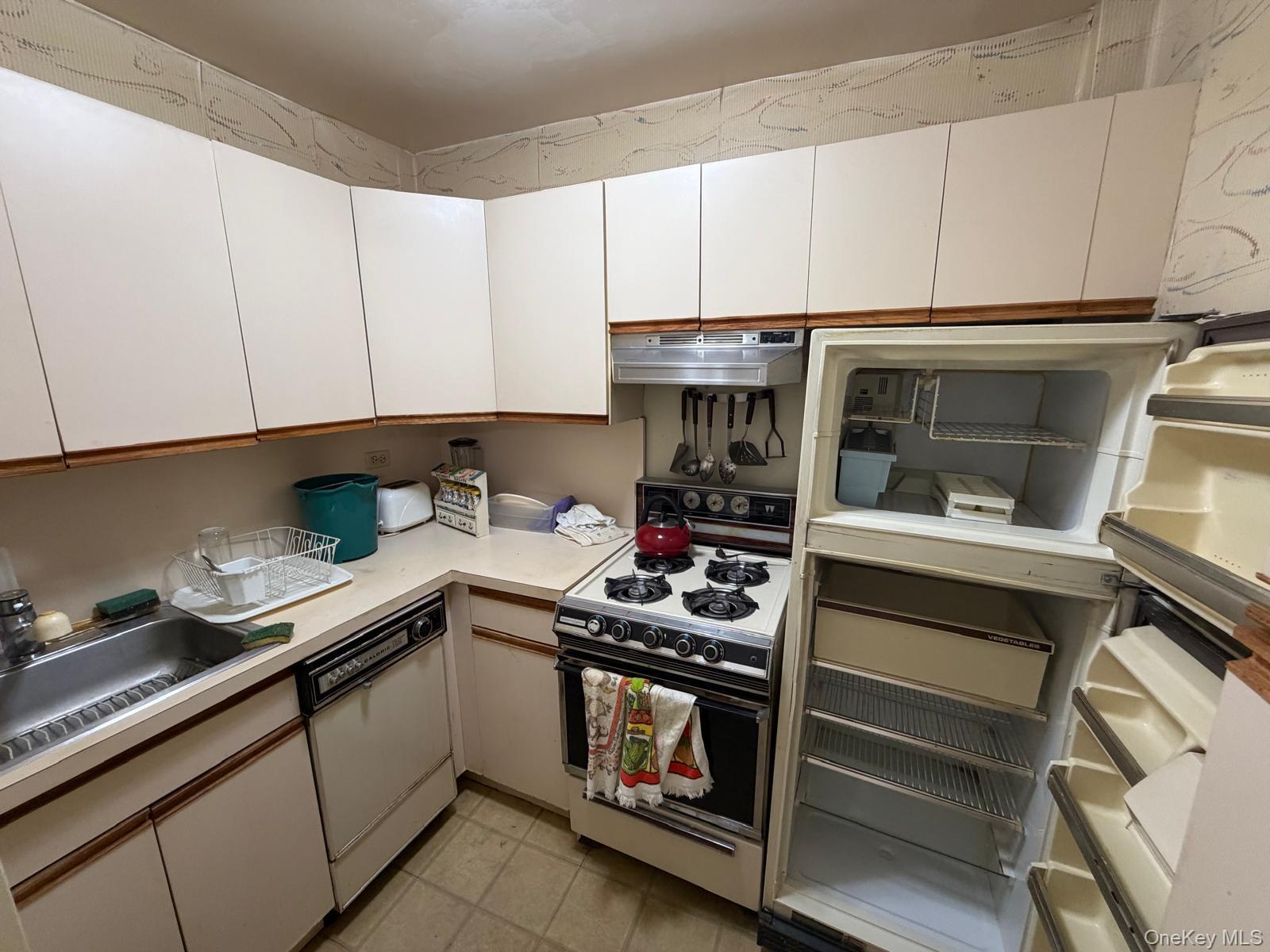 Coop 164th St Queens, NY 11366, MLS-1032312-6