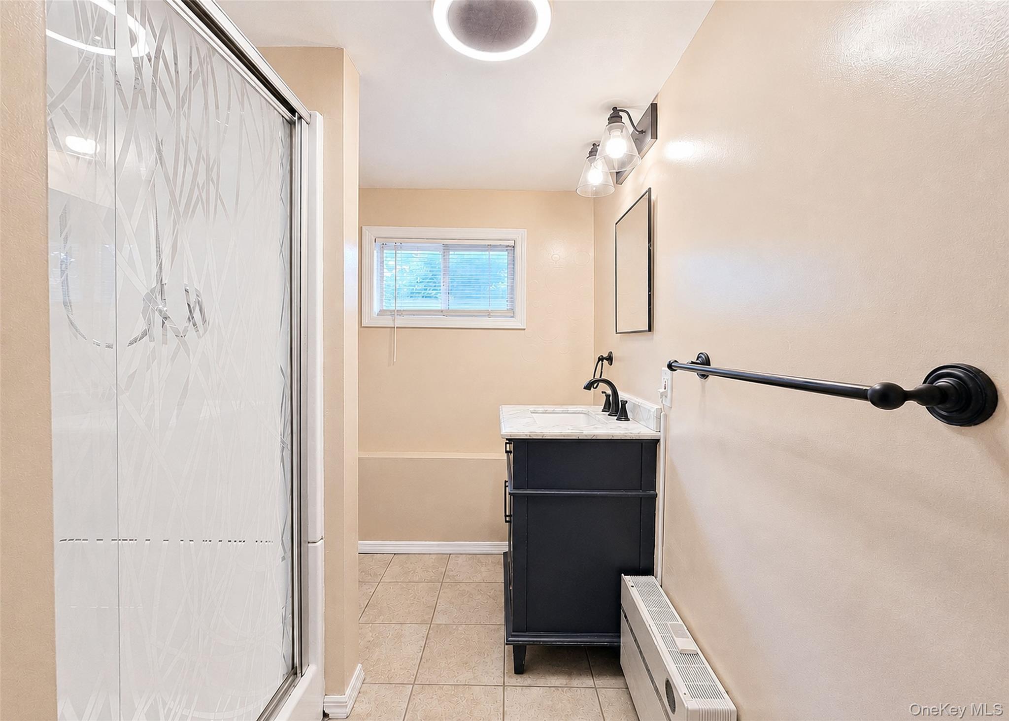 Single Family Farragut Avenue Suffolk County, NY 11757, MLS-1032337-15