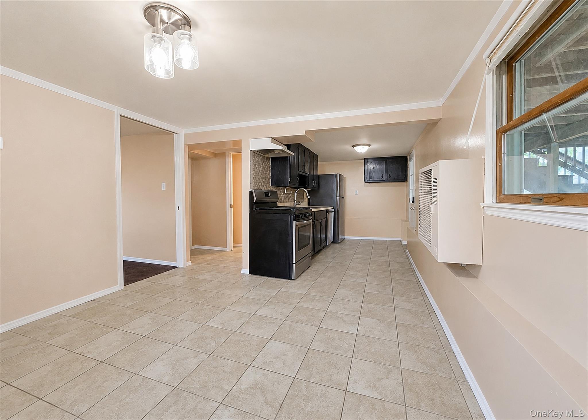 Single Family Farragut Avenue Suffolk County, NY 11757, MLS-1032337-16