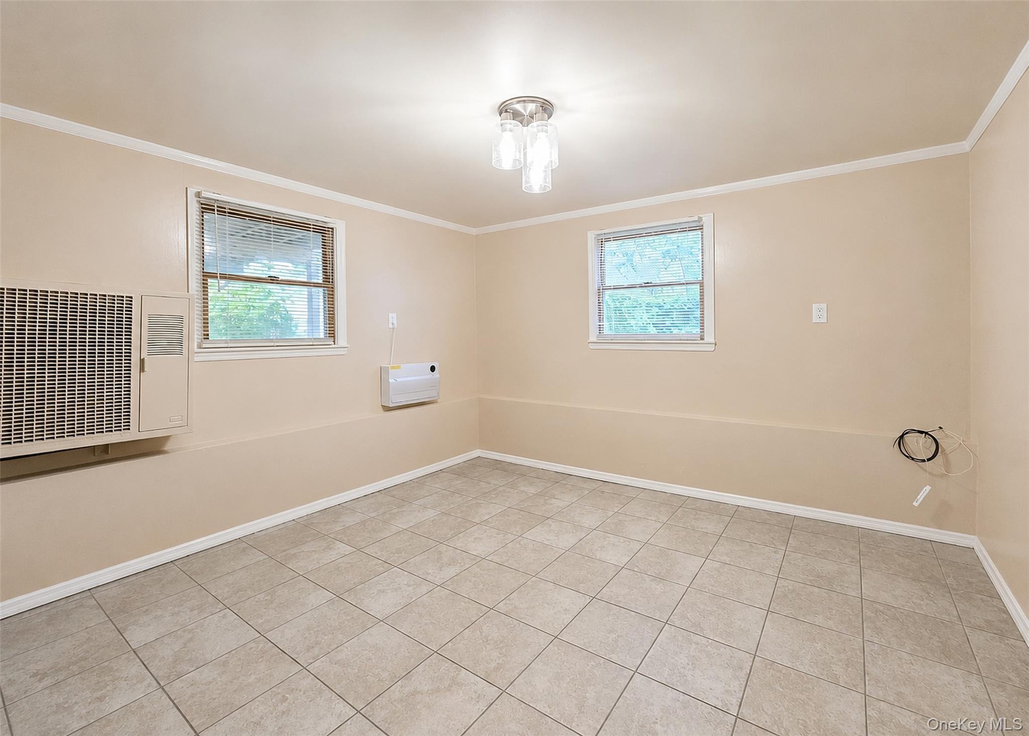 Single Family Farragut Avenue Suffolk County, NY 11757, MLS-1032337-17