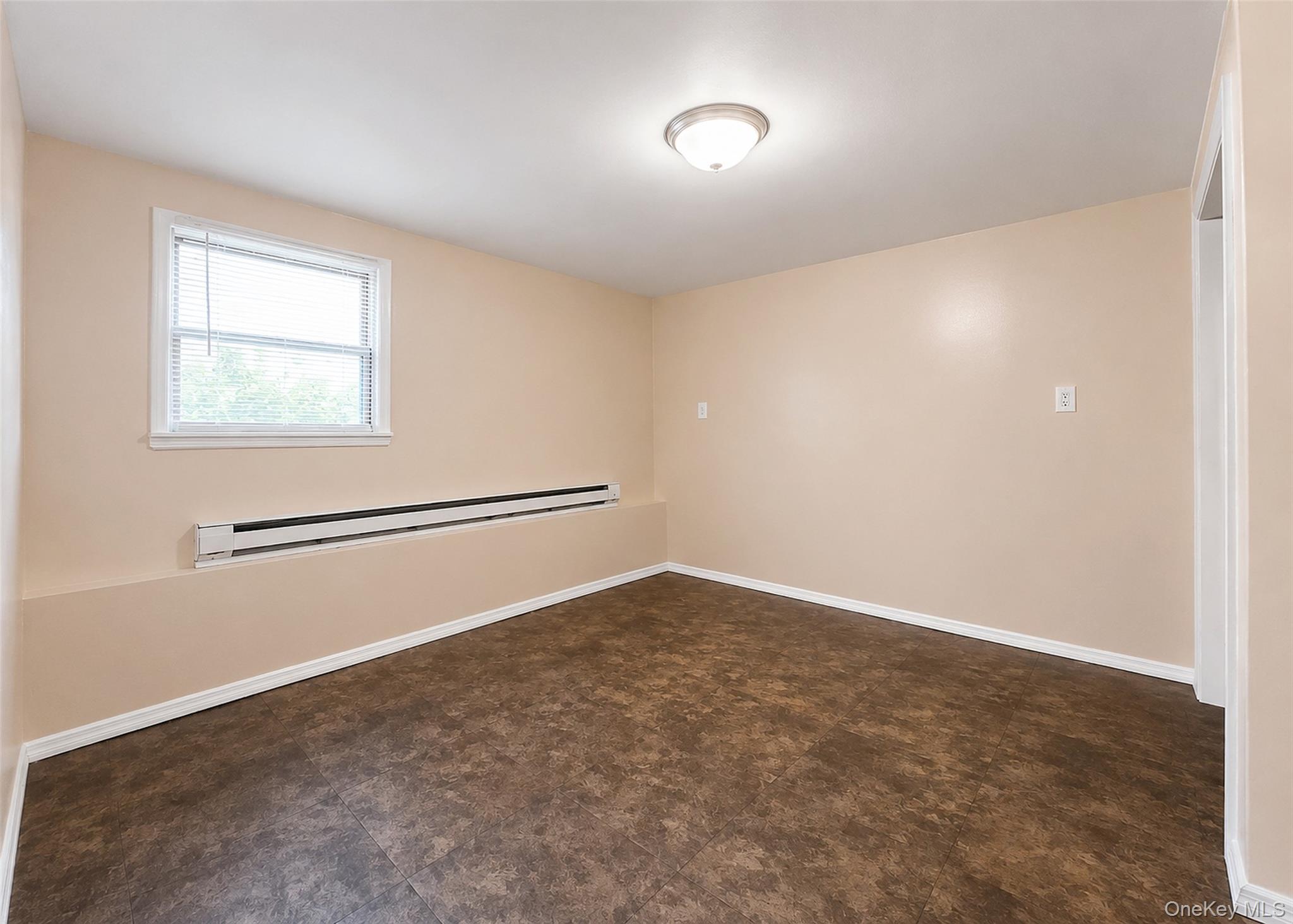 Single Family Farragut Avenue Suffolk County, NY 11757, MLS-1032337-18