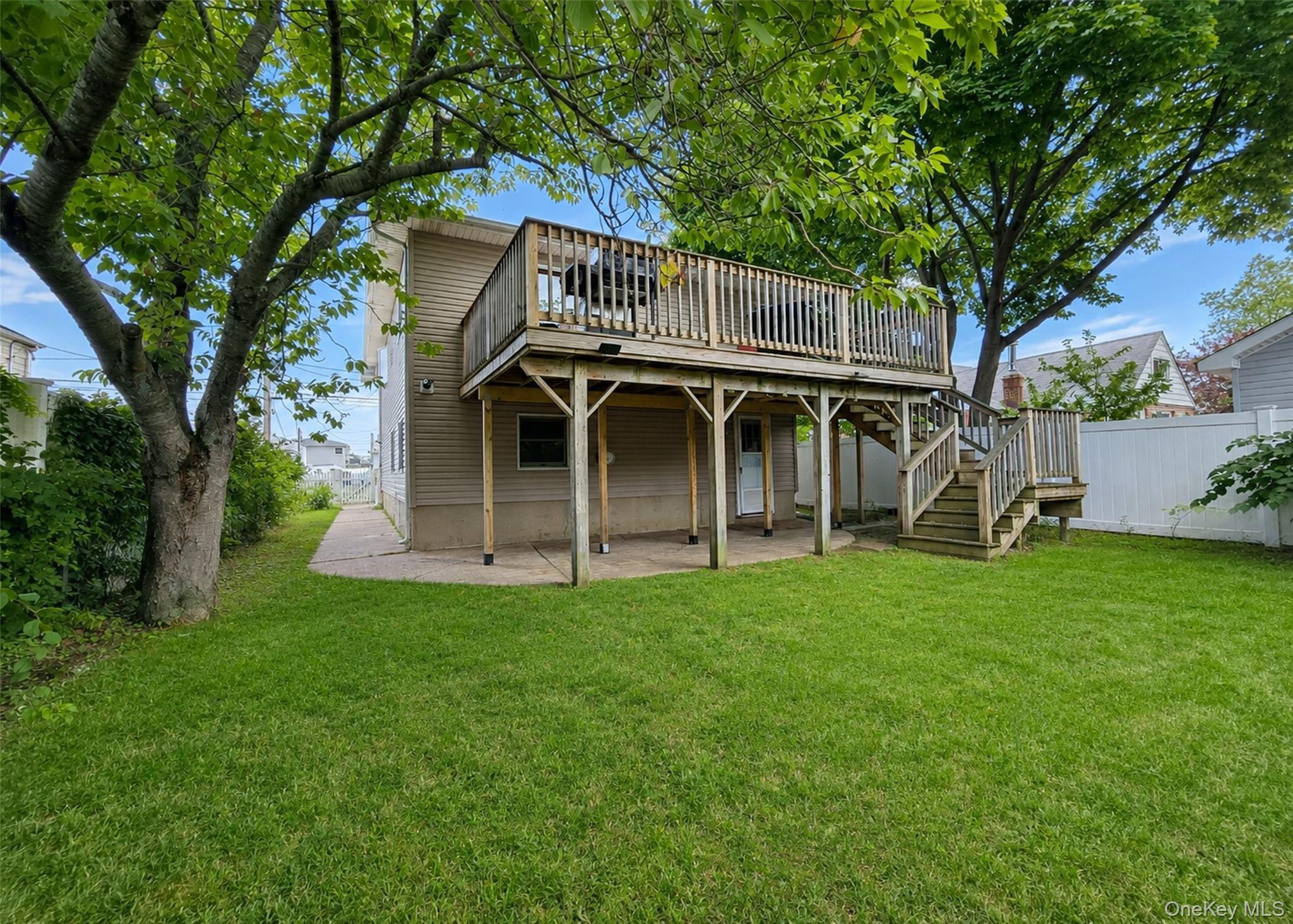 Single Family Farragut Avenue Suffolk County, NY 11757, MLS-1032337-19