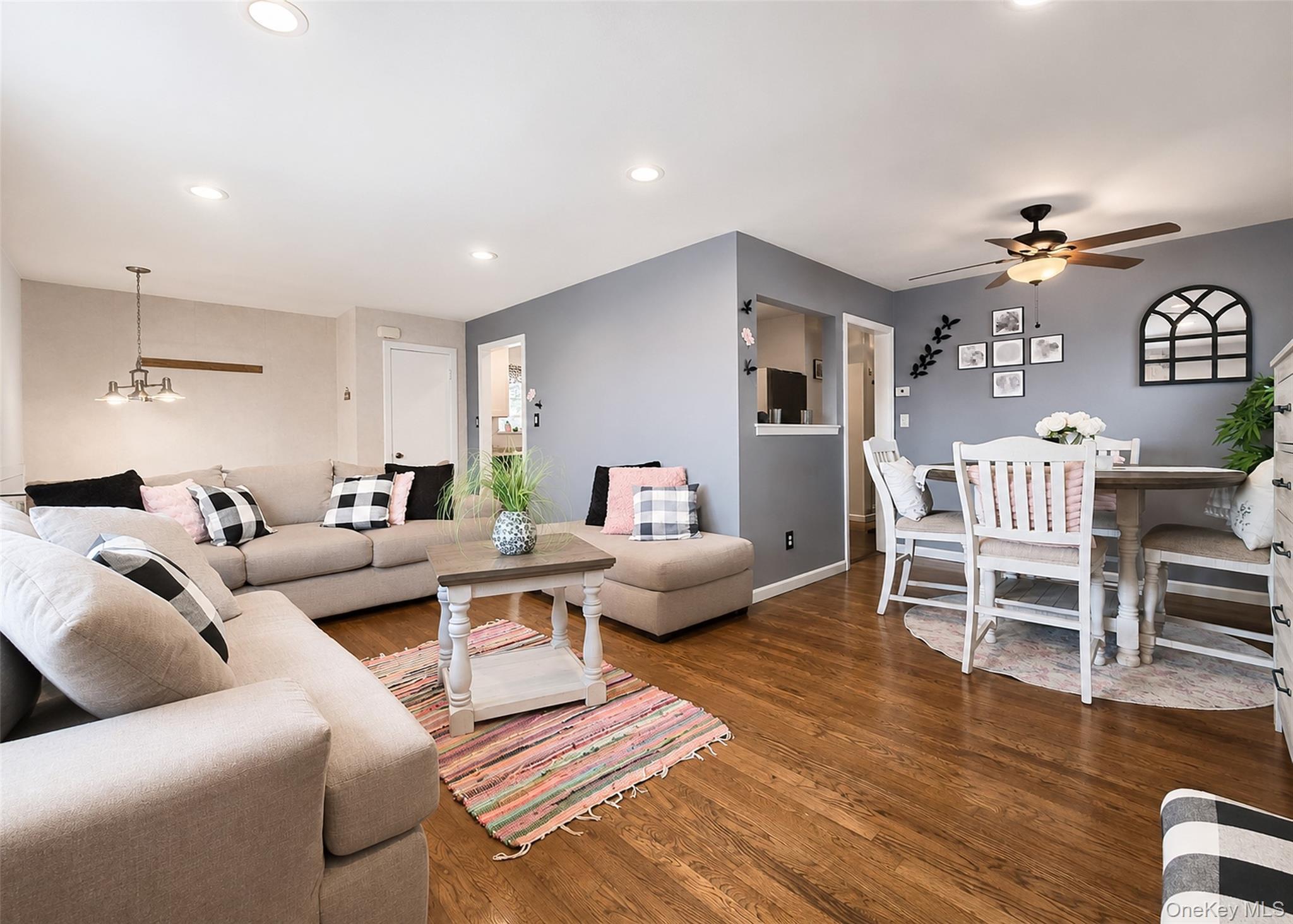 Single Family Farragut Avenue Suffolk County, NY 11757, MLS-1032337-7