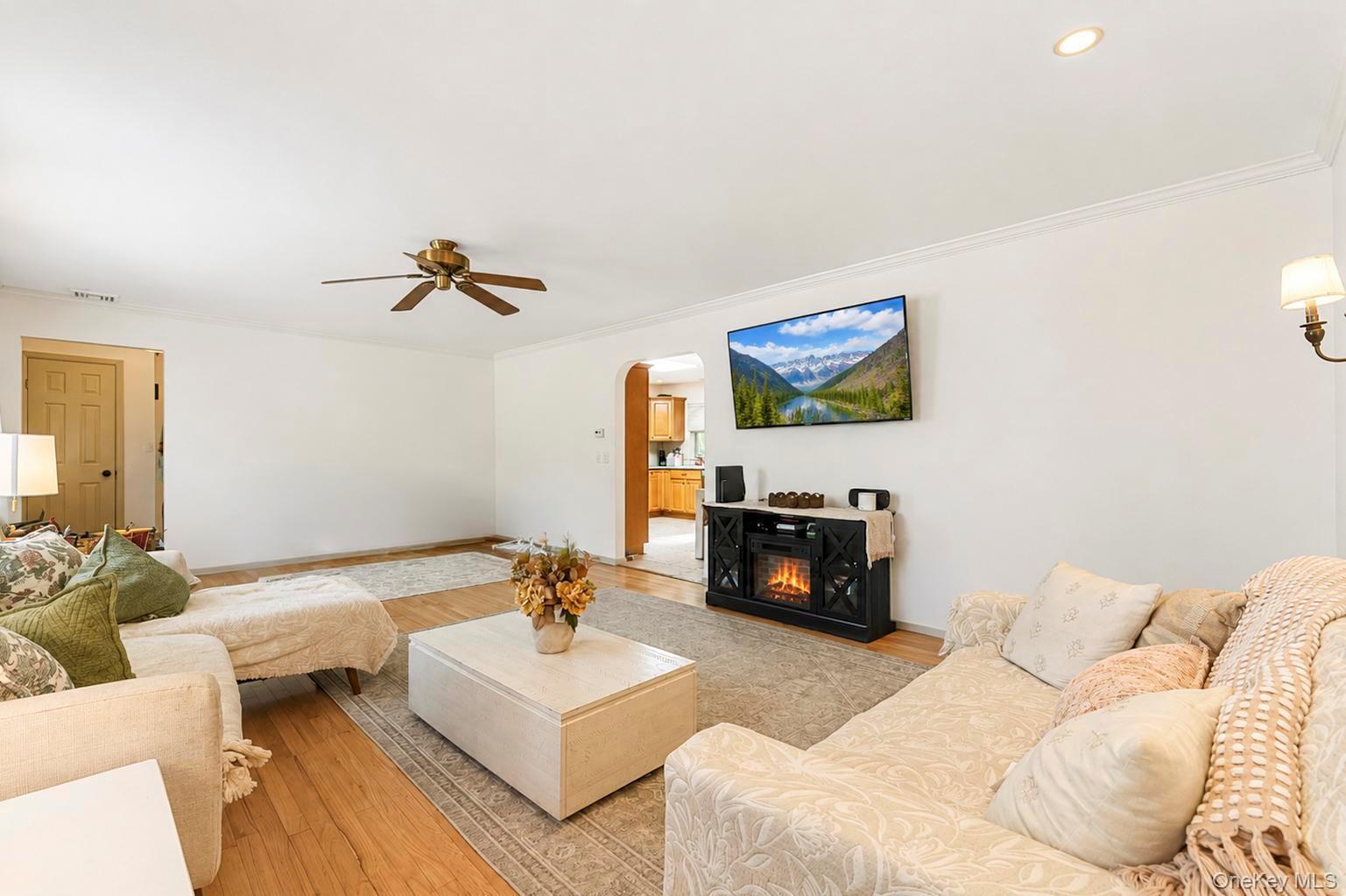 Single Family Riverside Drive Suffolk County, NY 11901, MLS-1032344-12