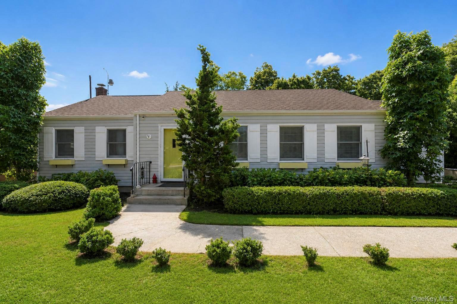 Single Family Riverside Drive Suffolk County, NY 11901, MLS-1032344-2