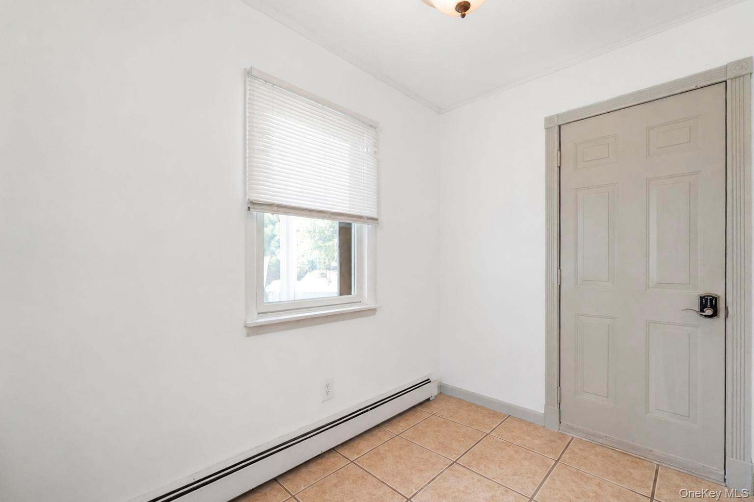 Single Family Riverside Drive Suffolk County, NY 11901, MLS-1032344-23