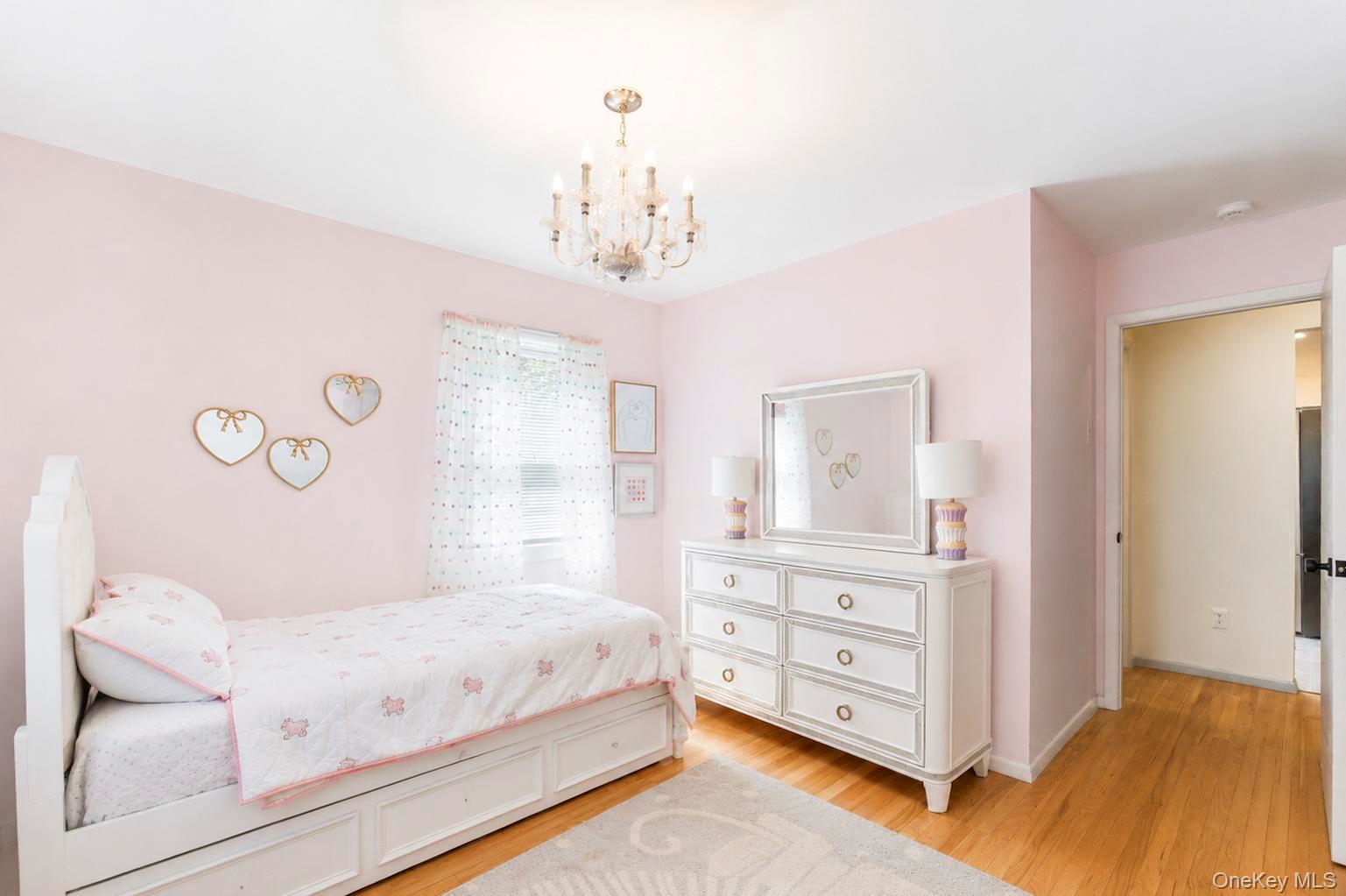 Single Family Riverside Drive Suffolk County, NY 11901, MLS-1032344-25