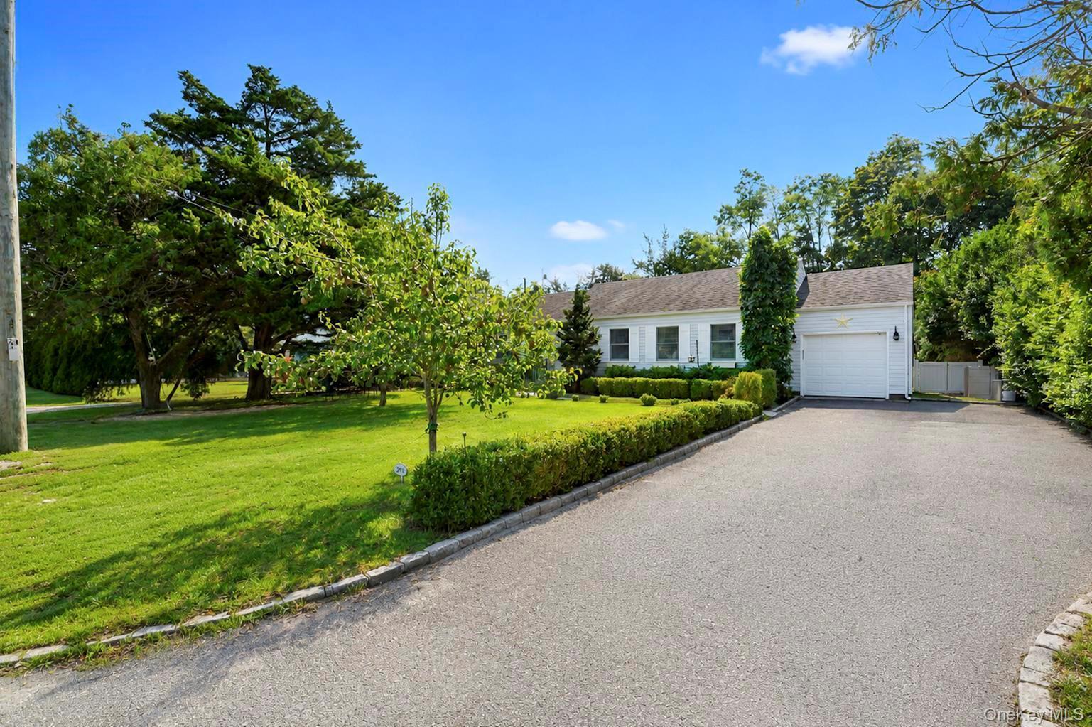Single Family Riverside Drive Suffolk County, NY 11901, MLS-1032344-3