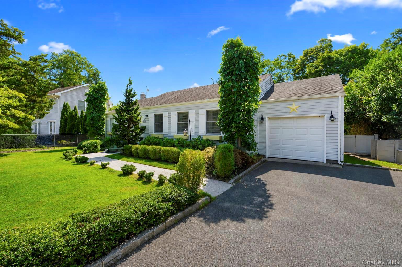 Single Family Riverside Drive Suffolk County, NY 11901, MLS-1032344-4