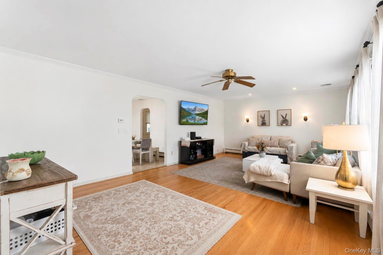 Single Family Riverside Drive Suffolk County, NY 11901, MLS-1032344-9
