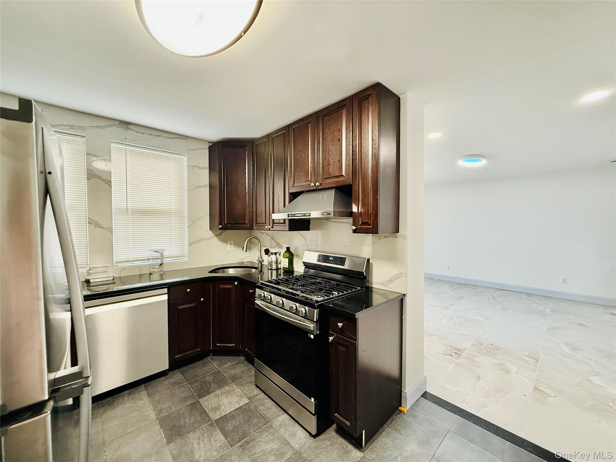 Single Family Pilgrim Avenue  Bronx, NY 10461, MLS-1032351-14