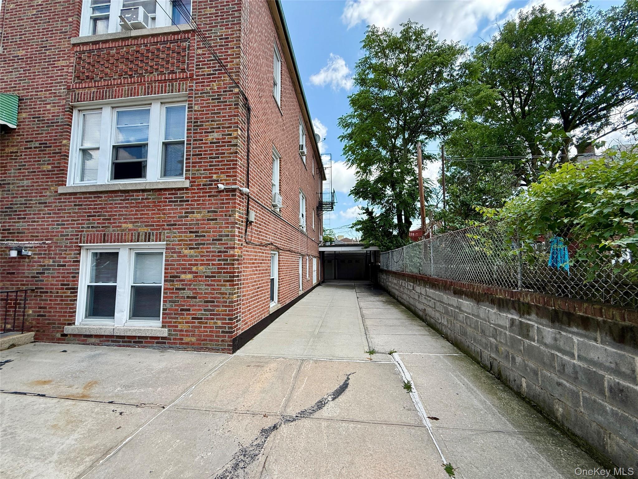 Single Family Pilgrim Avenue  Bronx, NY 10461, MLS-1032351-22