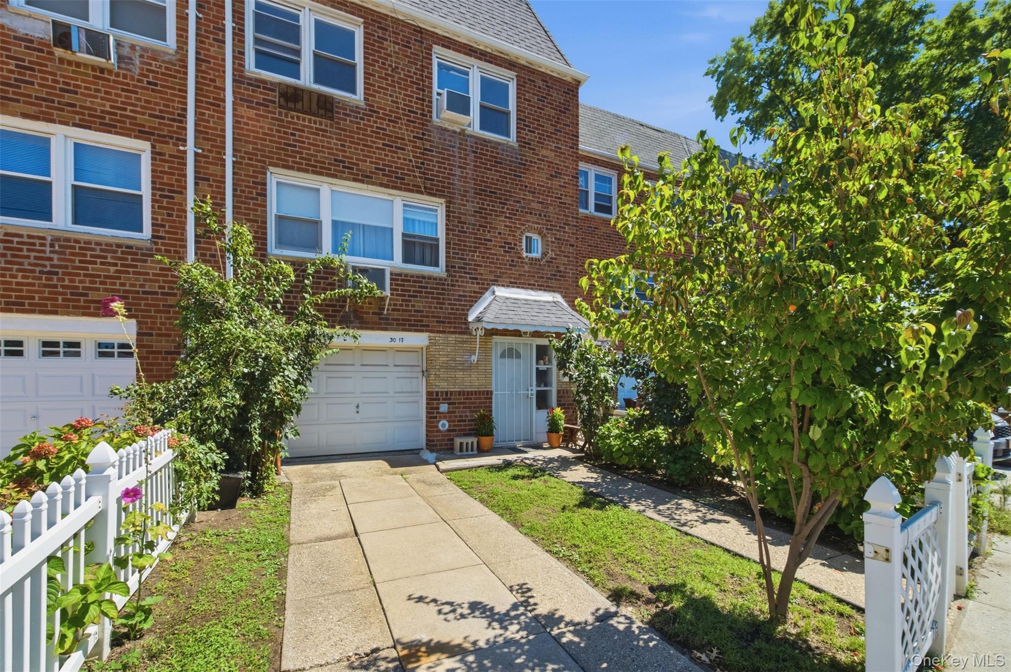 Single Family Francis Lewis Boulevard  Queens, NY 11358, MLS-1032362-2