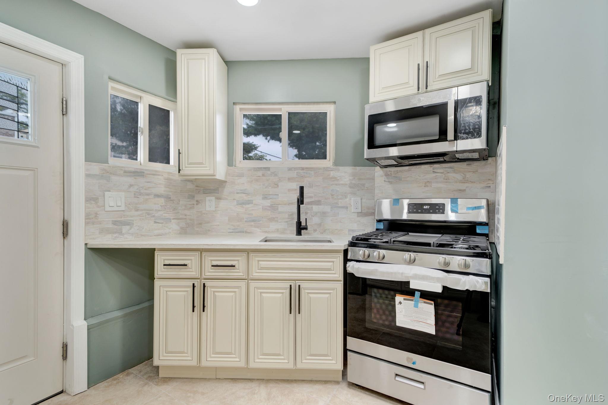Single Family E 34th Street Brooklyn, NY 11234, MLS-1032375-14