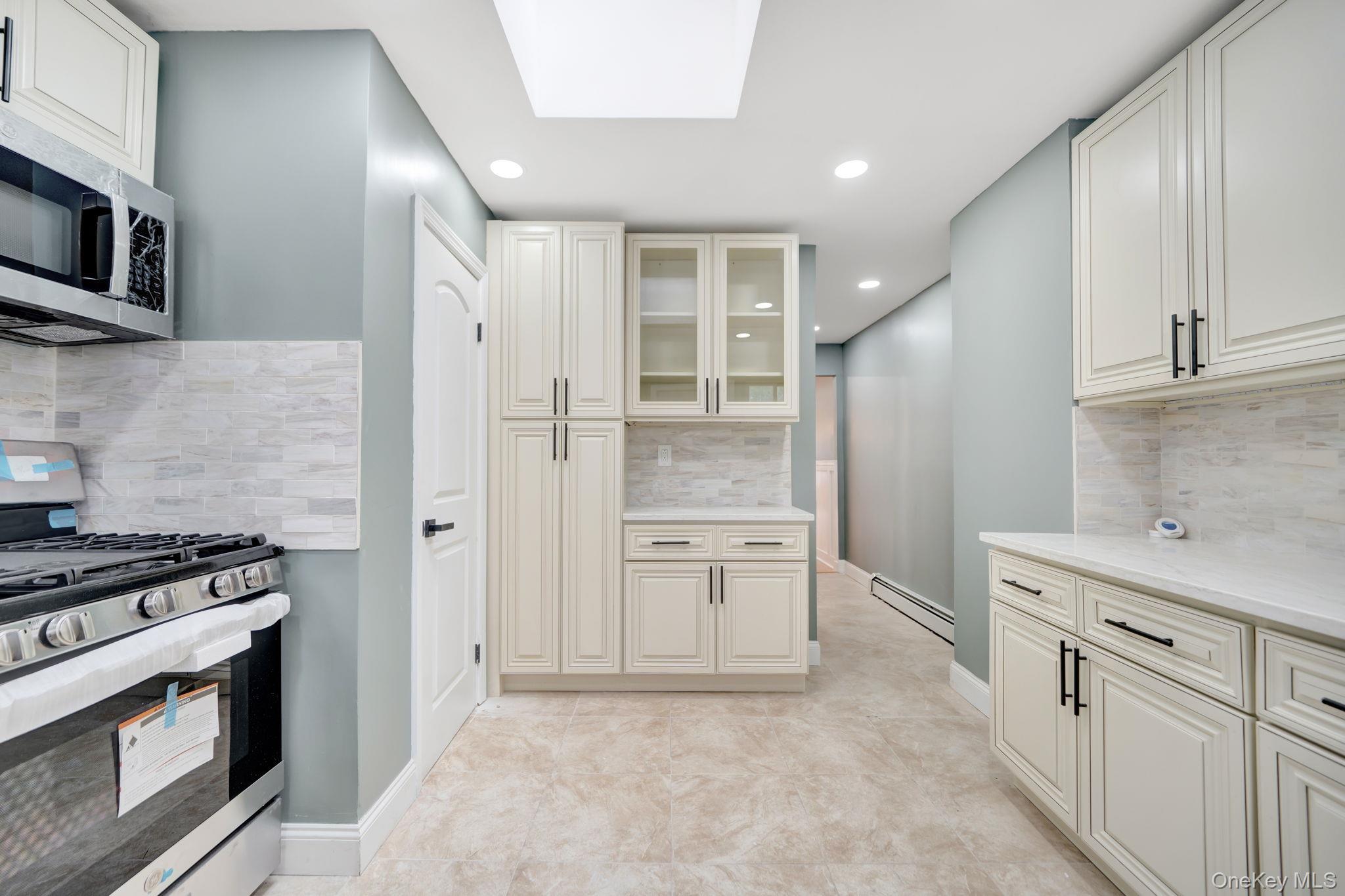 Single Family E 34th Street Brooklyn, NY 11234, MLS-1032375-16
