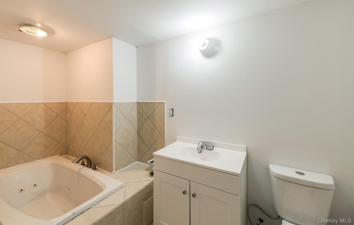 Single Family Lakeview Court Dutchess County, NY 12603, MLS-1032439-21