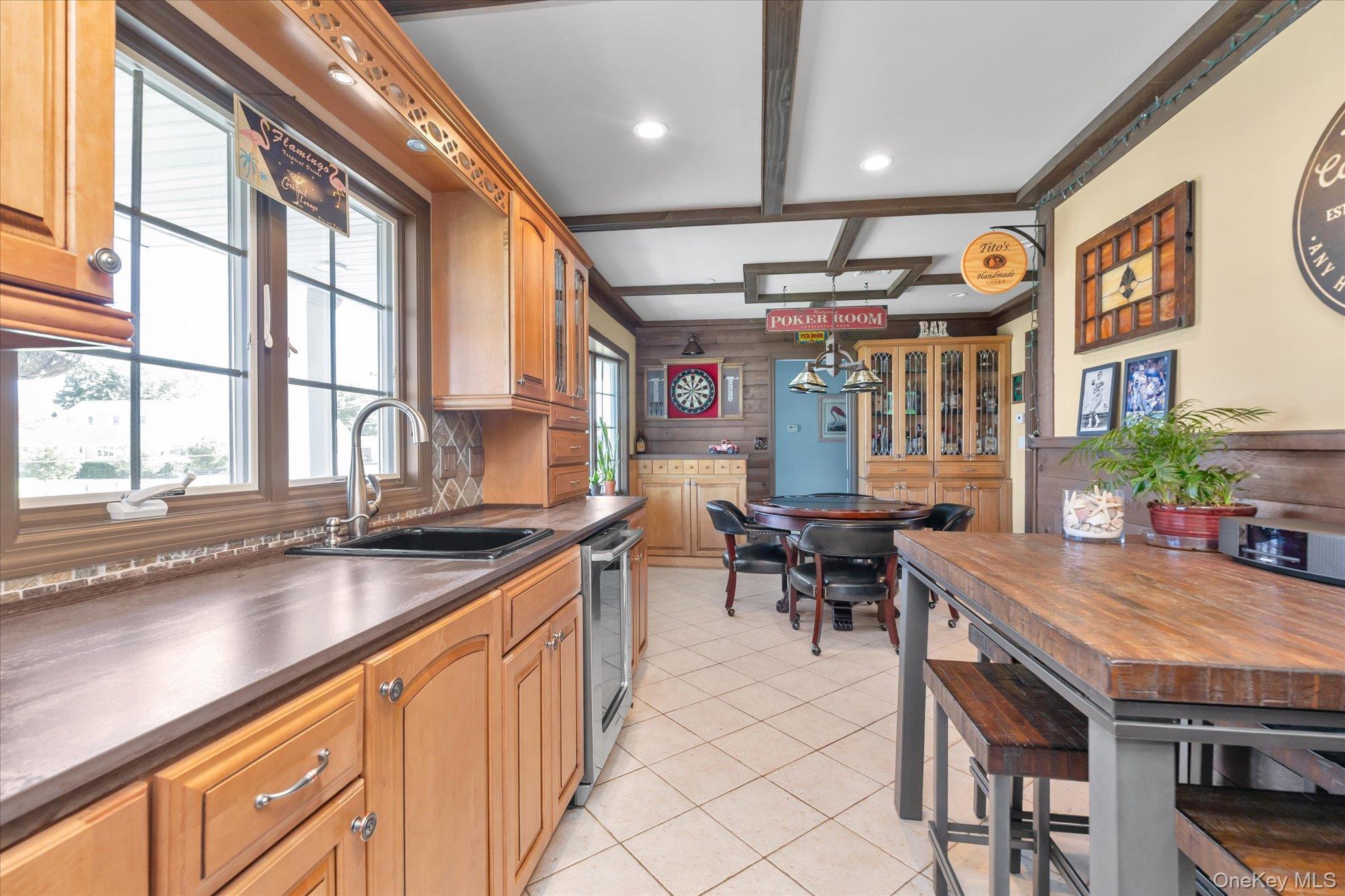 Single Family Montgomery Lane Suffolk County, NY 11706, MLS-1032442-13