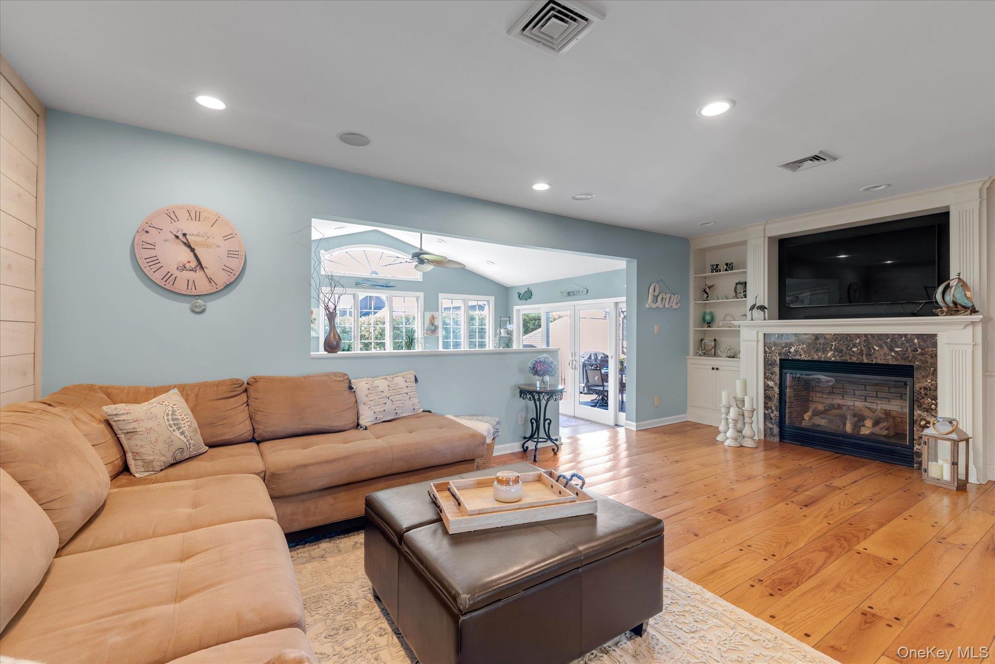 Single Family Montgomery Lane Suffolk County, NY 11706, MLS-1032442-2