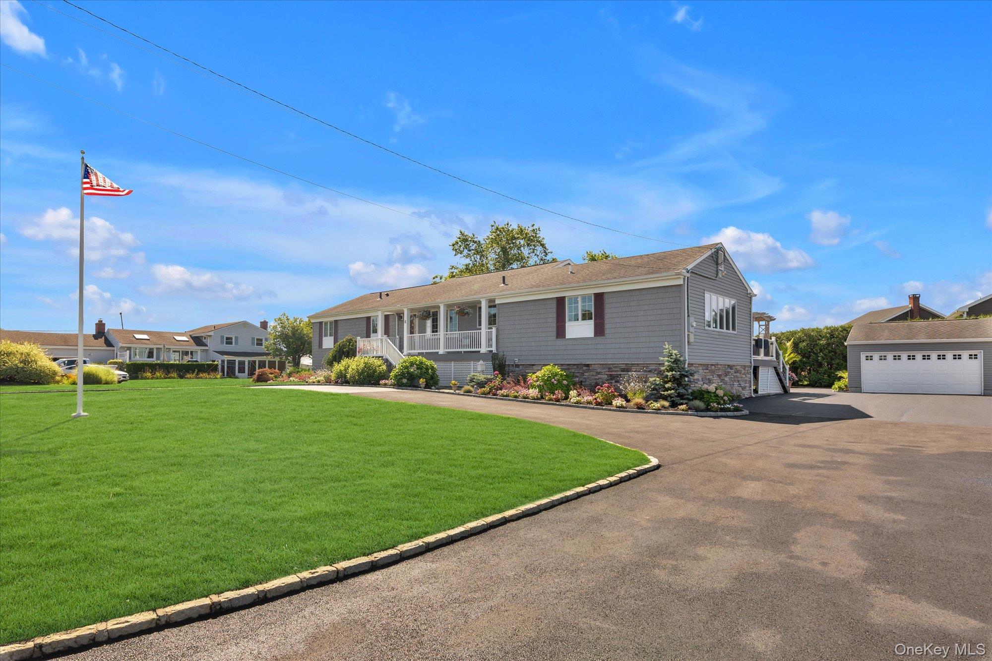 Single Family Montgomery Lane Suffolk County, NY 11706, MLS-1032442-24