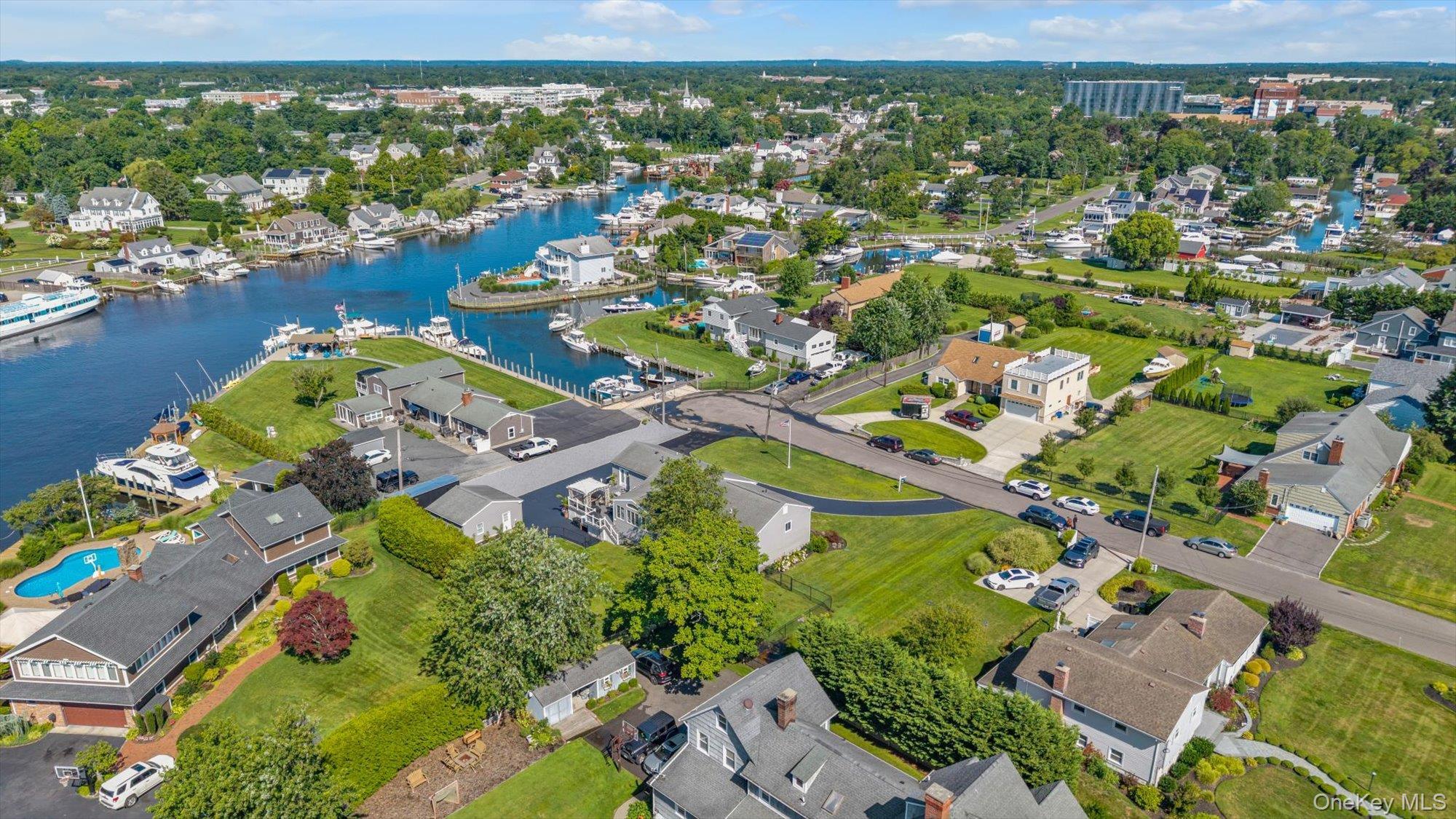 Single Family Montgomery Lane Suffolk County, NY 11706, MLS-1032442-31