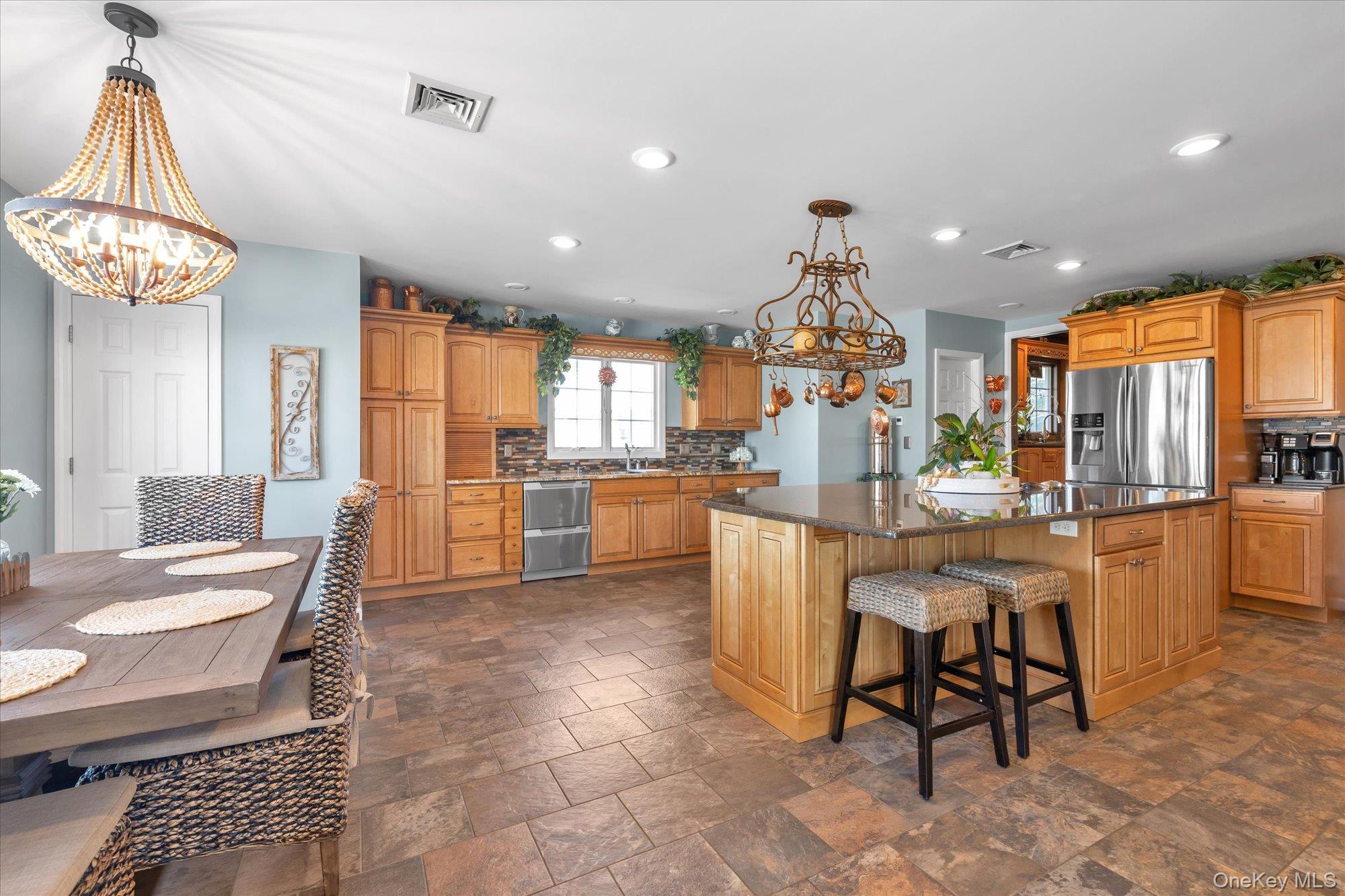 Single Family Montgomery Lane Suffolk County, NY 11706, MLS-1032442-7