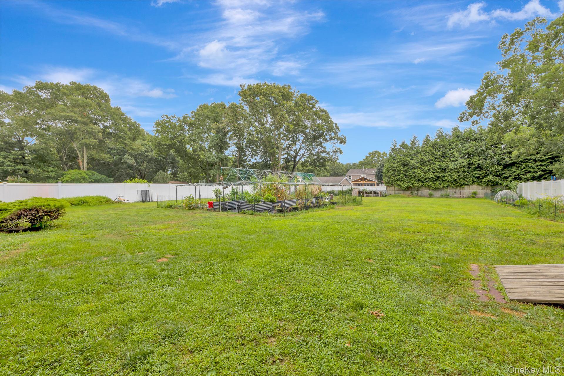 Single Family Pentmoor Drive Suffolk County, NY 11950, MLS-1032463-35