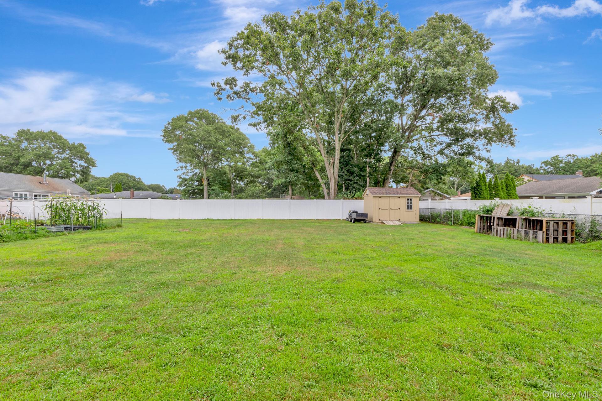 Single Family Pentmoor Drive Suffolk County, NY 11950, MLS-1032463-37