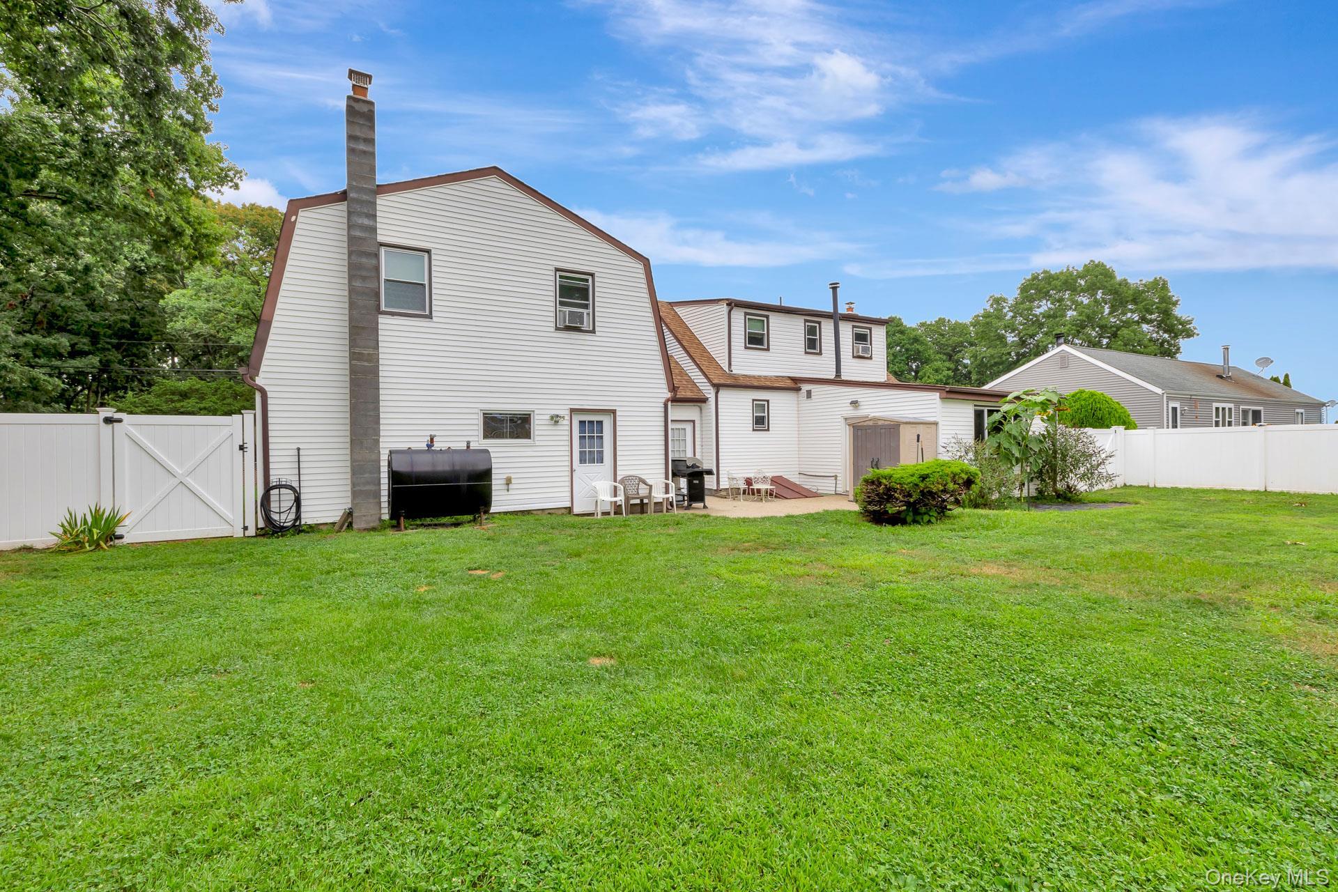Single Family Pentmoor Drive Suffolk County, NY 11950, MLS-1032463-38