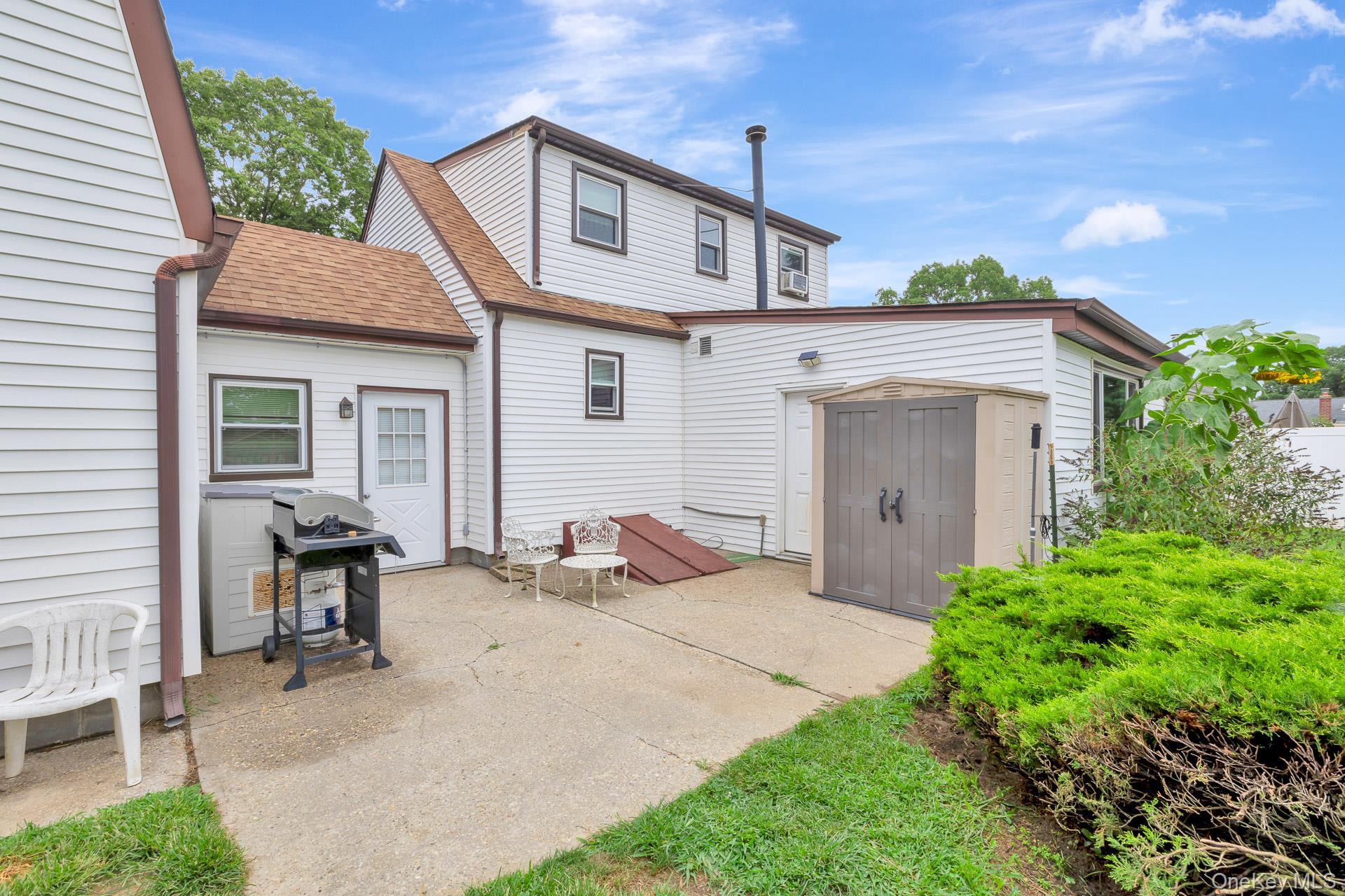 Single Family Pentmoor Drive  Suffolk County, NY 11950, MLS-1032463-39