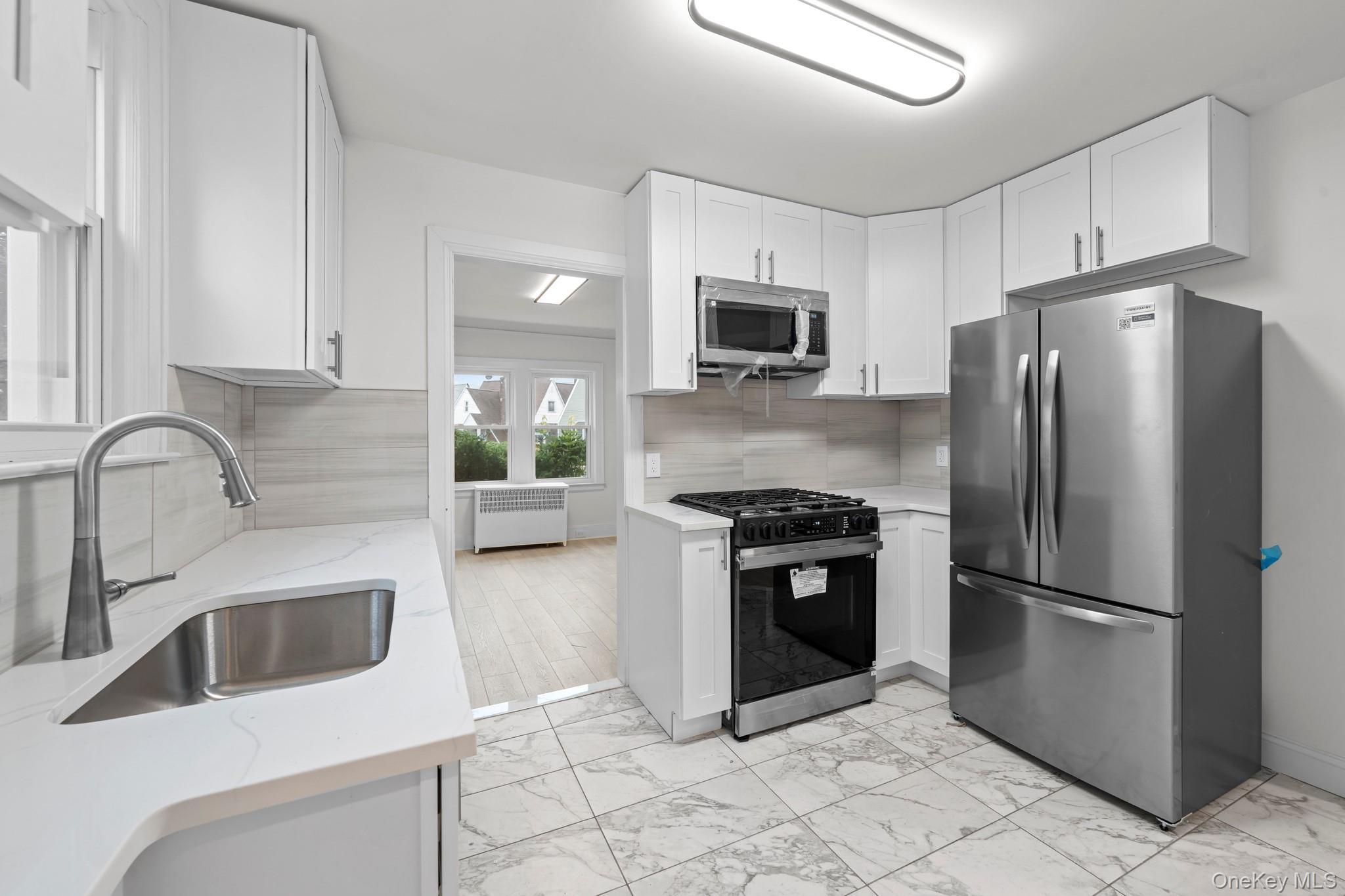 Single Family Fordham Place Nassau County, NY 11550, MLS-1032465-5